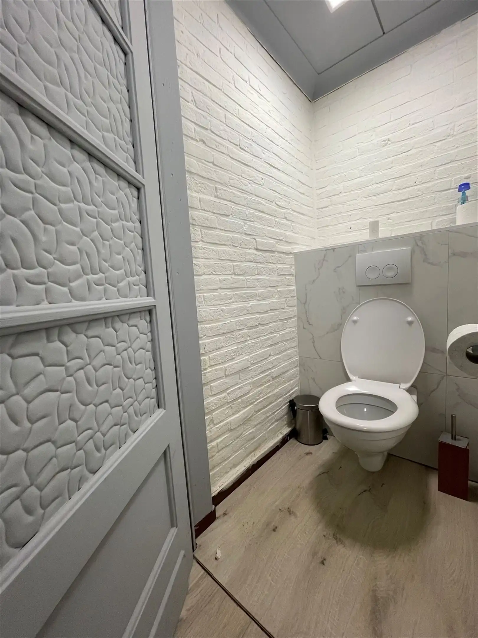 Goedgelegen handelspand op top ligging te Dendermonde foto 9