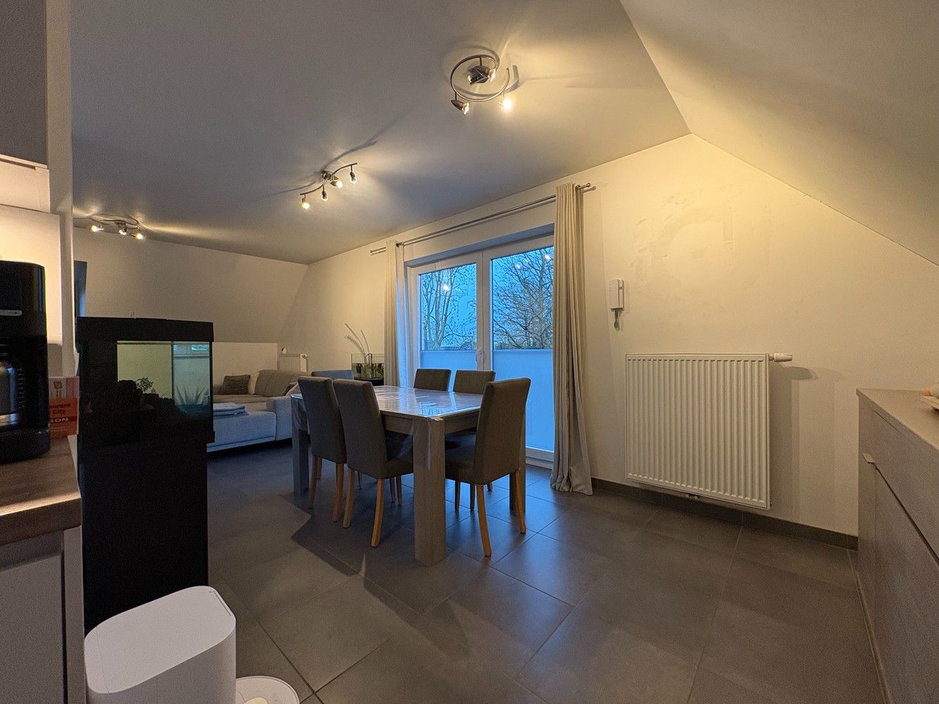 Dakappartement met 1 slaapkamer in het centrum van Hooglede foto 4