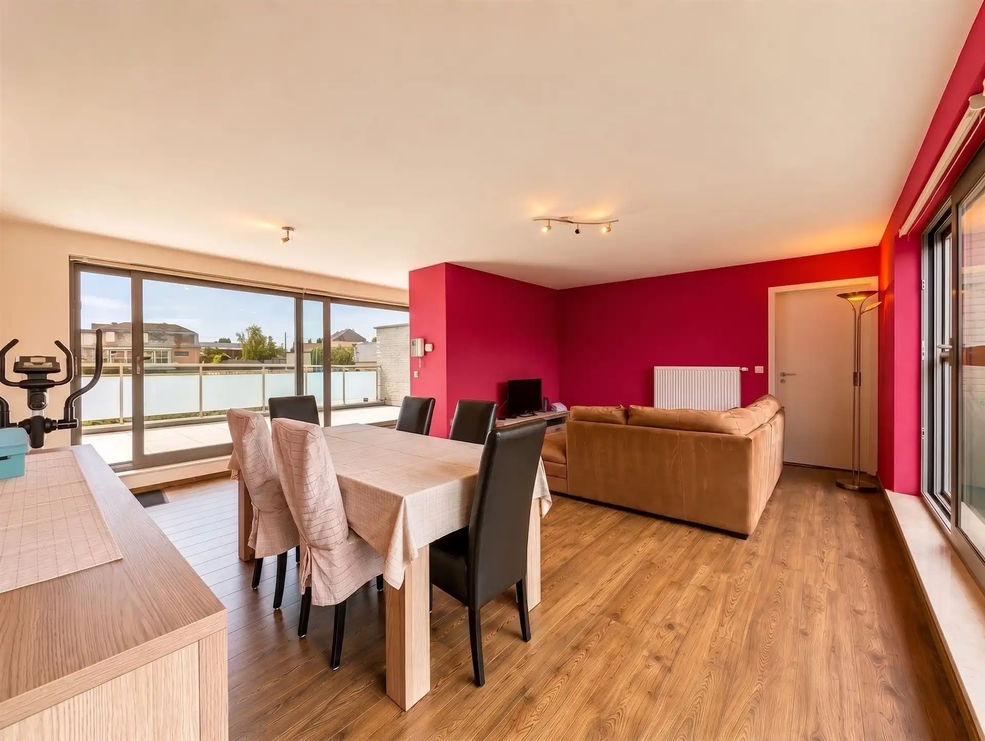 Ruim duplexappartement van 121 m² met 2 terrassen in Riemst foto 2