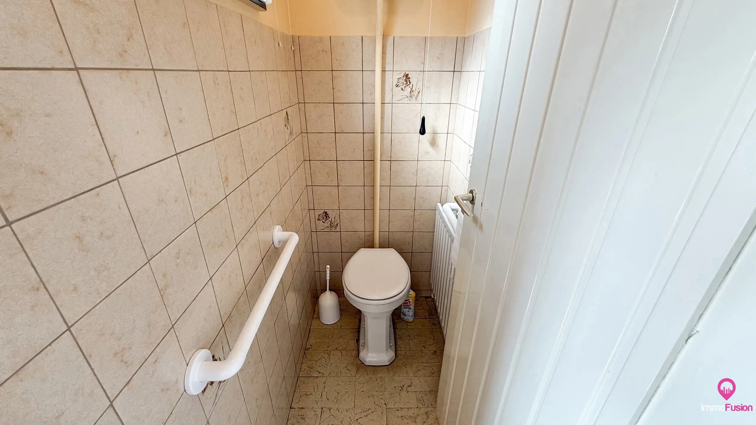 Rustig gelegen woning met dubbele garage, kelder en privacy! foto 15