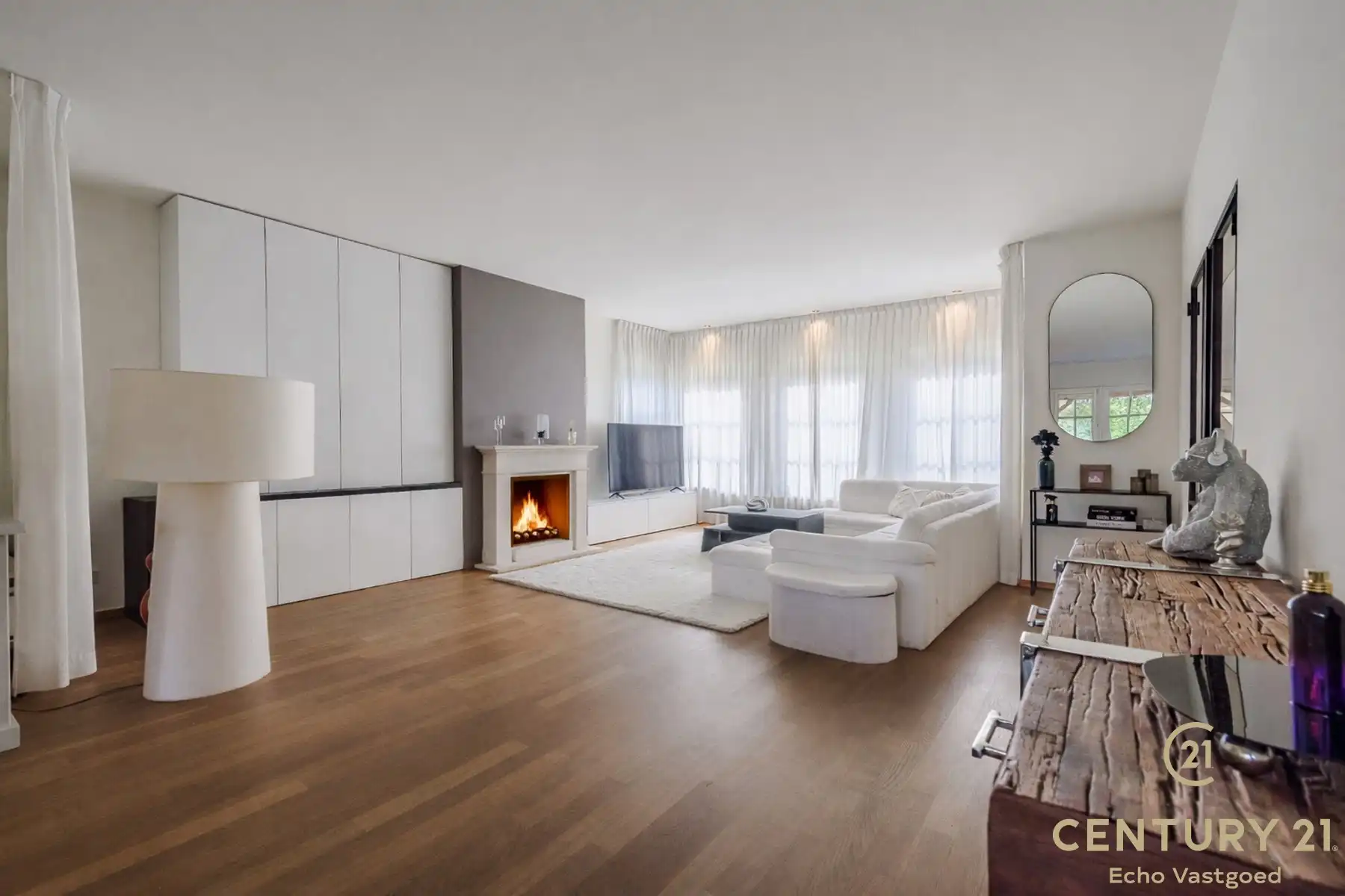 Ruime, gerenoveerde, energiezuinige villa met zwembad foto 4