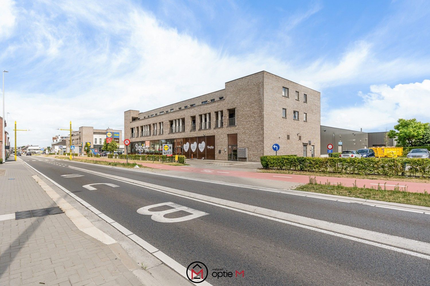 Instapklaar appartement met parking en terras foto 17