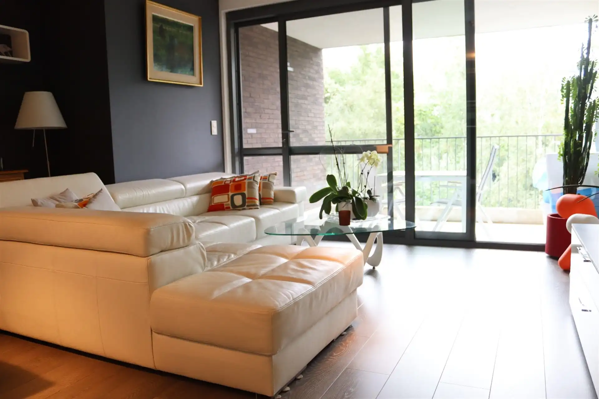 Gunstig gelegen appartement met terras. foto 3