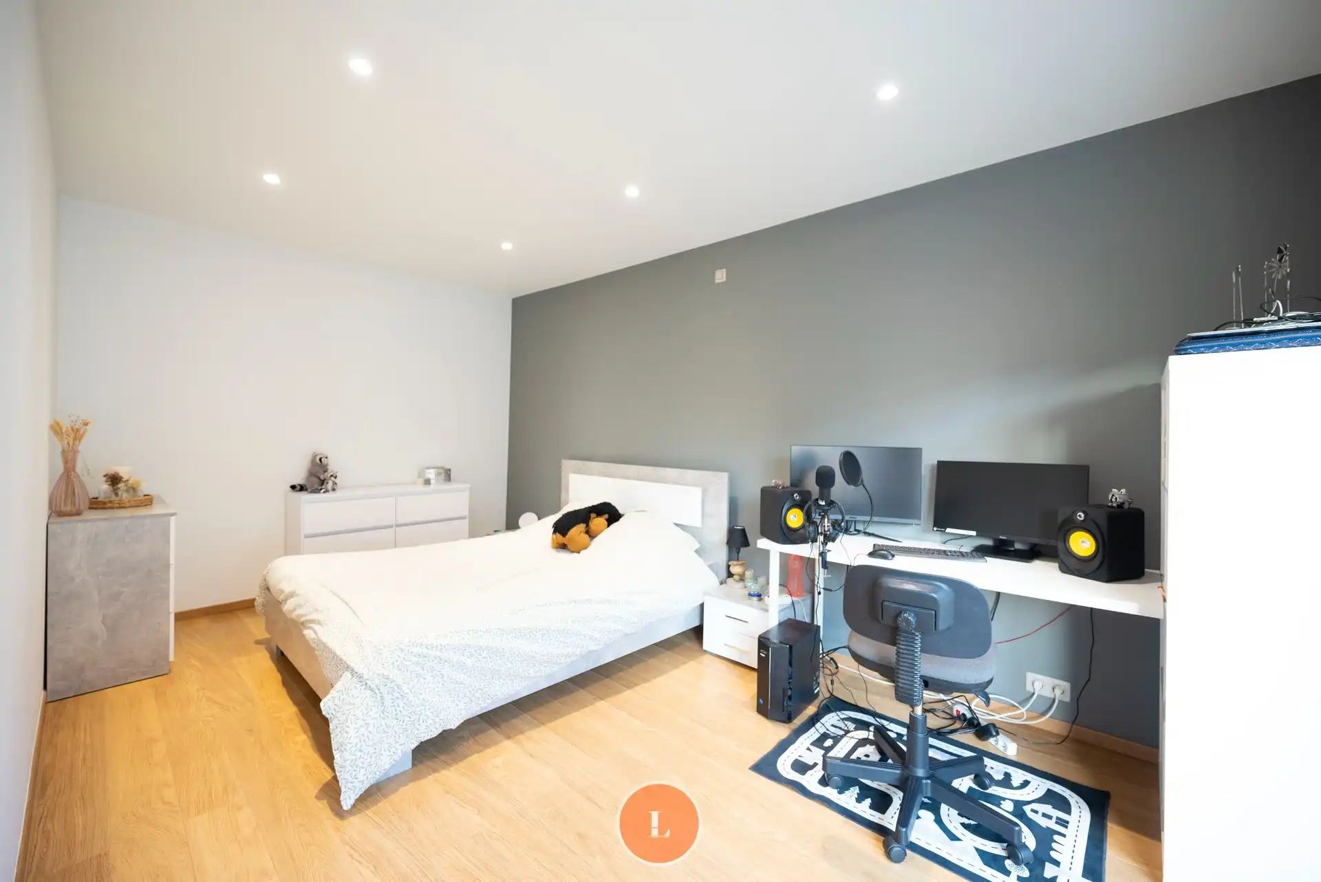 Instapklare gezinswoning met garage en tuin in Wevelgem. foto 9