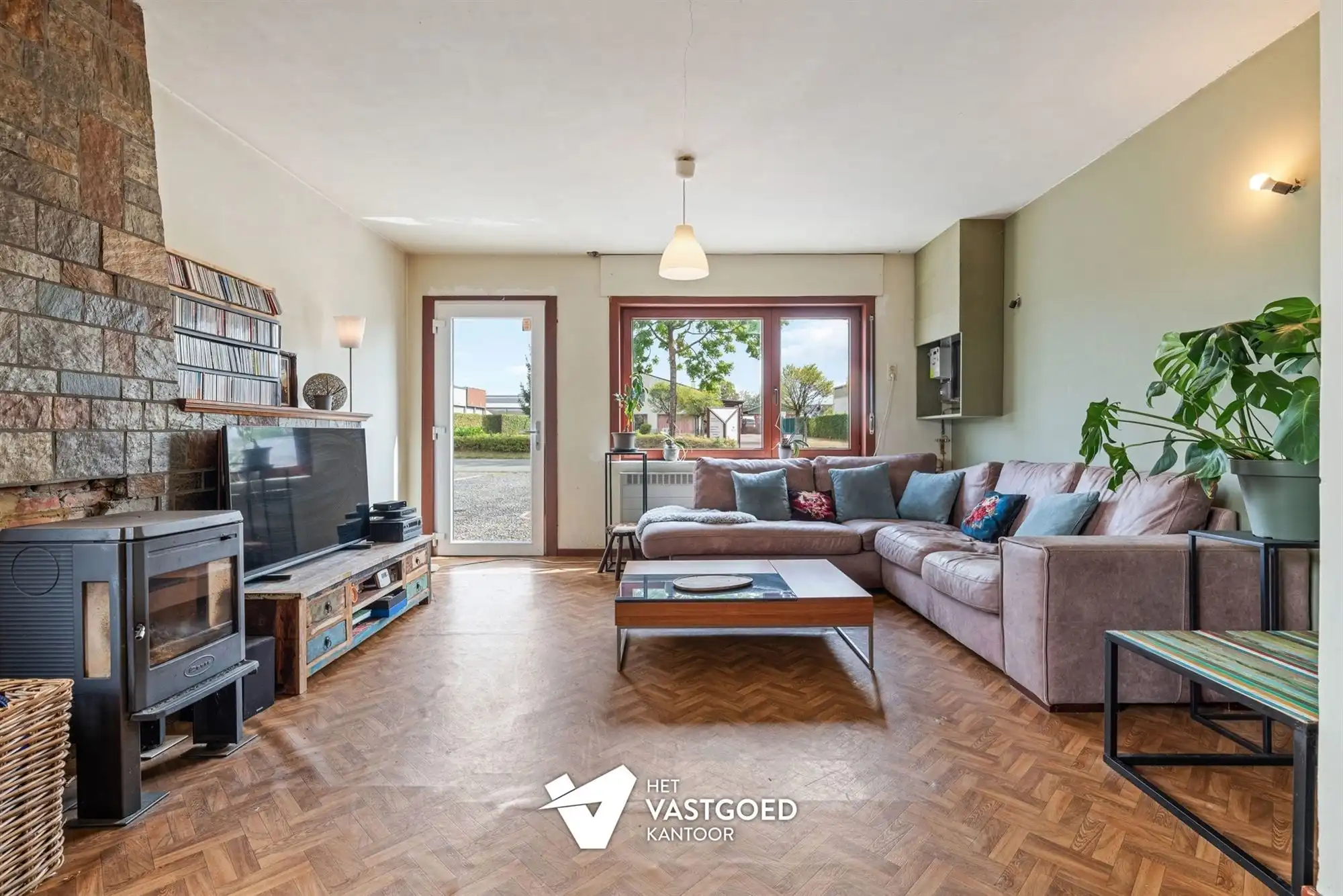 DEELS GERENOVEERDE WONING OP RUSTIGE LIGGING VLAK BIJ BE-MINE TE BERINGEN foto 3