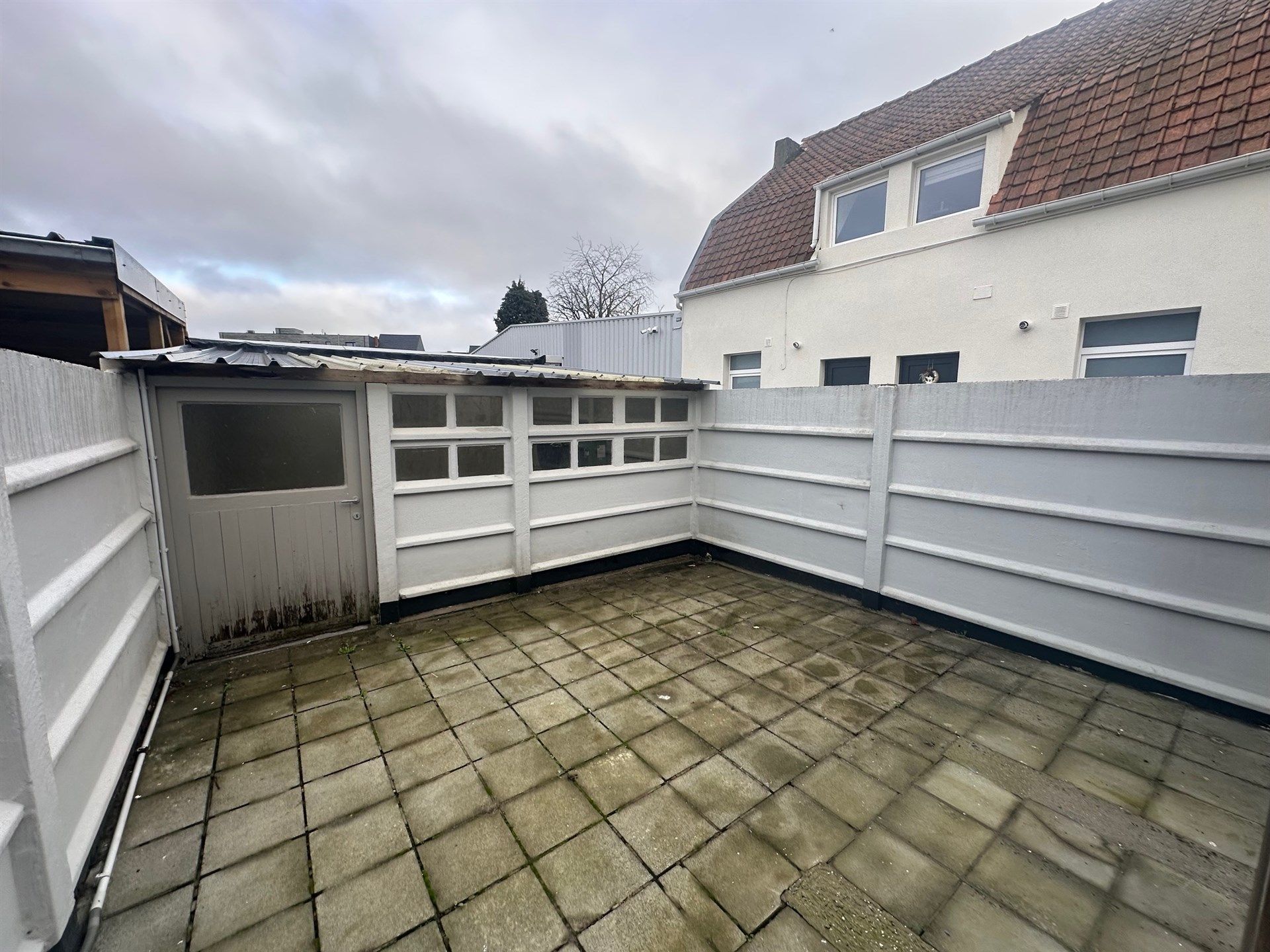 Woning met 2 slaapkamers binnen de stadsrand foto 8