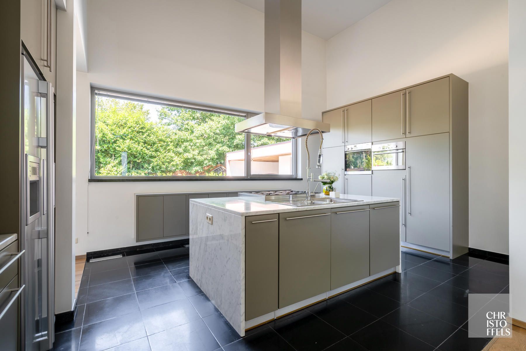 Moderne villa in residentiële omgeving!  foto 18