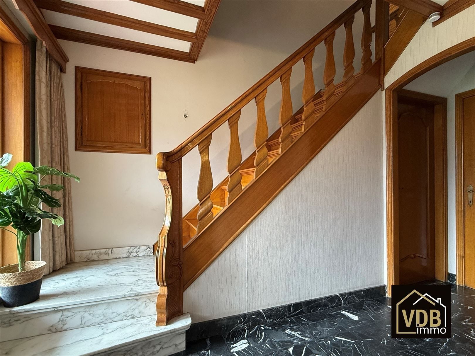  WONING MET 3 SLAAPKAMERS EN MEERDERE GARAGES foto 30
