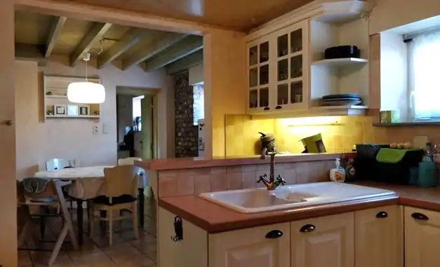 Hoeve met 4 slaapkamers op +- 8 are foto 6