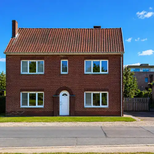 INSTAPKLARE VRIJSTAANDE WONING 4 SPLK, BUREAU EN TUIN foto {{pictureIndex}}
