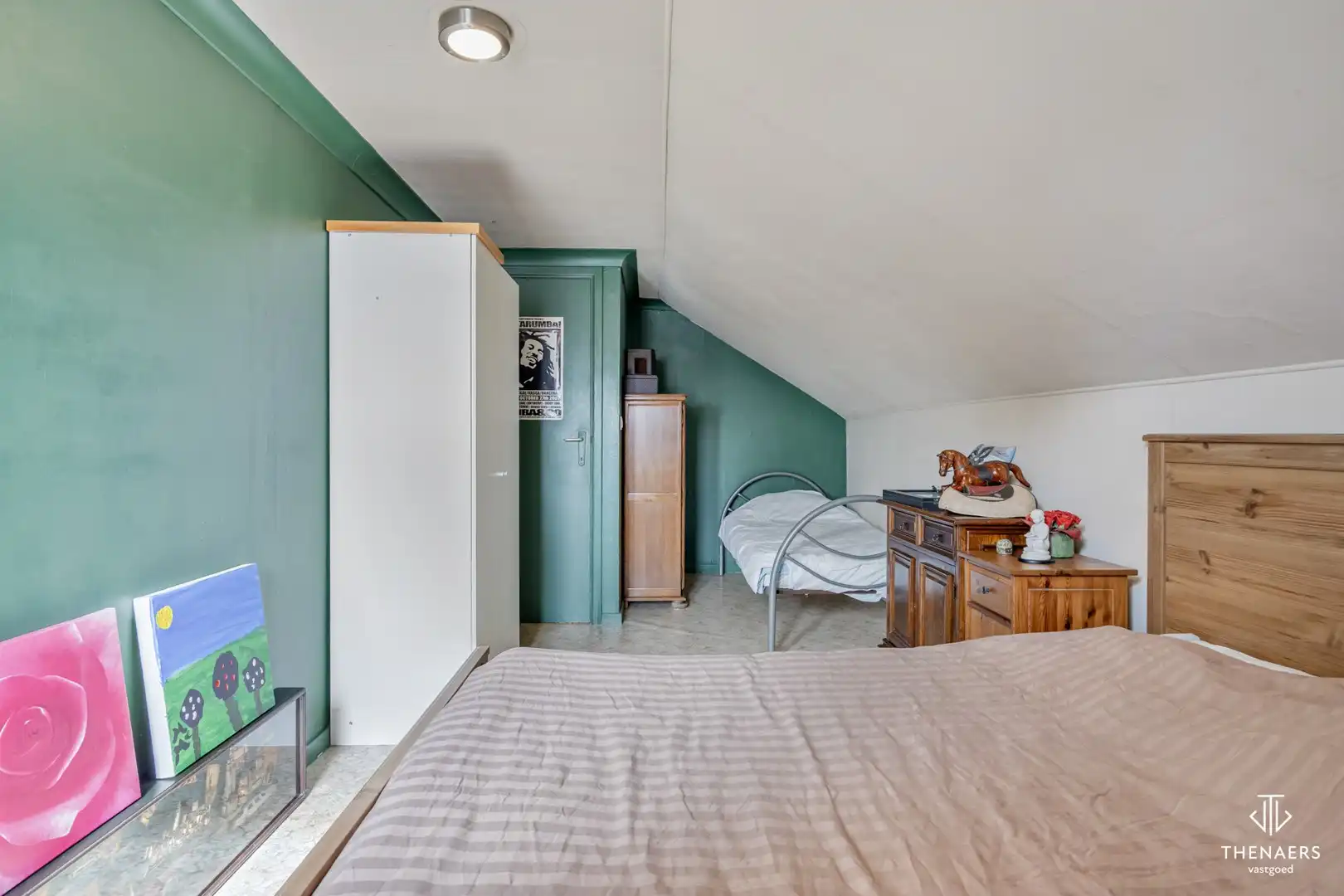 Ruime halfopen gezinswoning met 194 m² woonoppervlakte, drie slaapkamers en aangename tuin in Heers. foto 24