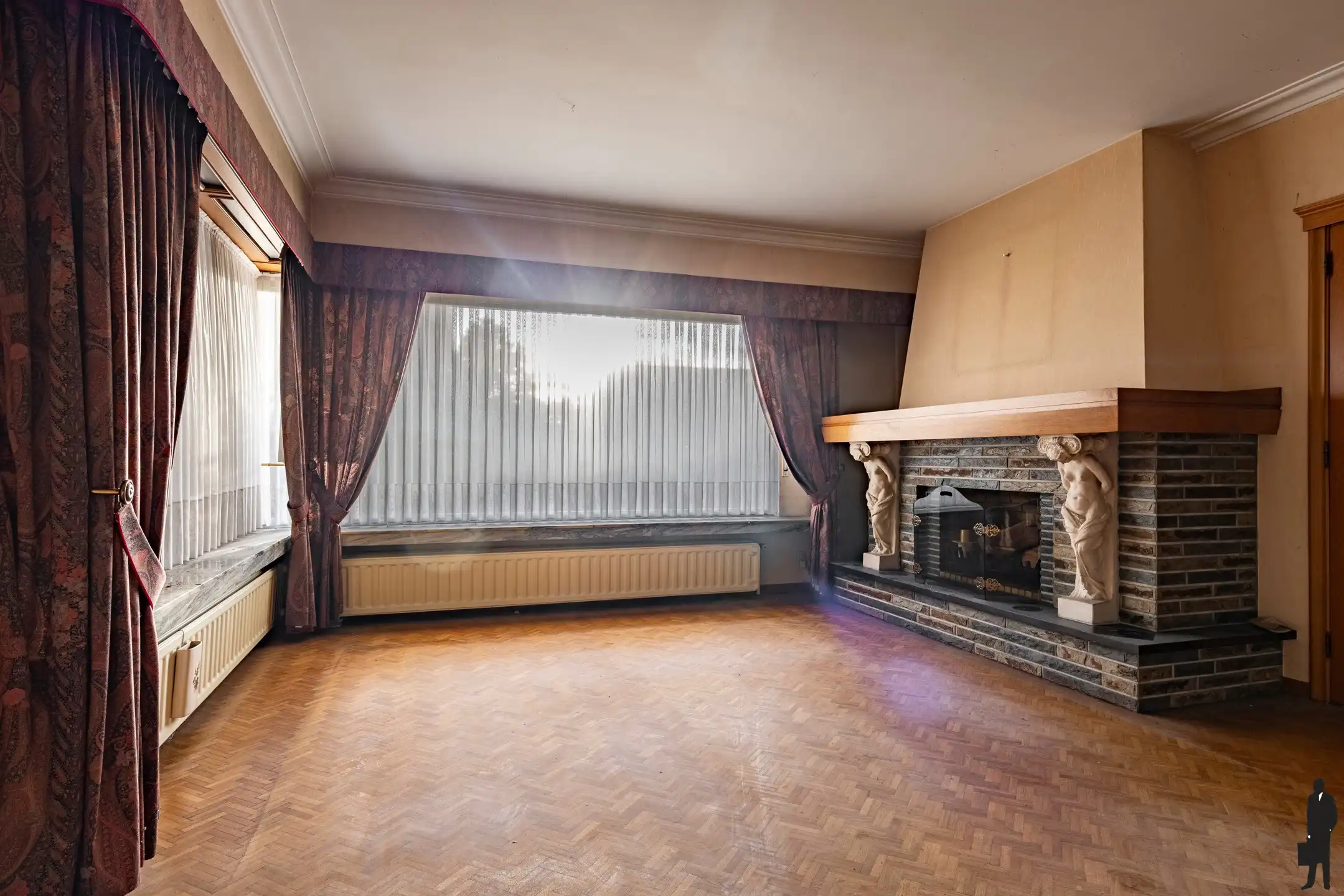 Te renoveren villa met weiland en verkavelingspotentieel foto 4