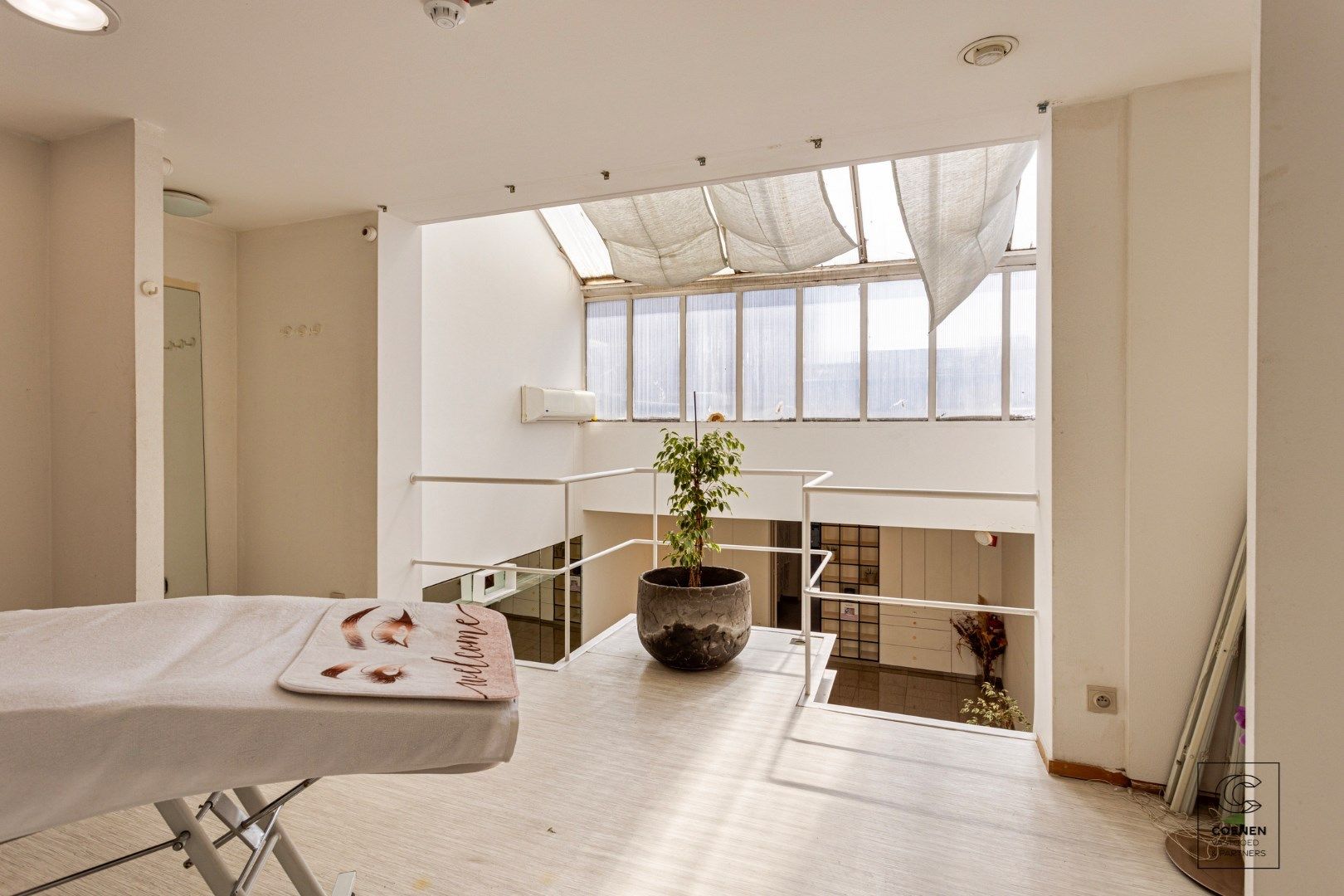 Prachtige handelsruimte met een bruikbare oppervlakte van 355 m² op een SCHITTERENDE locatie te Berchem foto 21