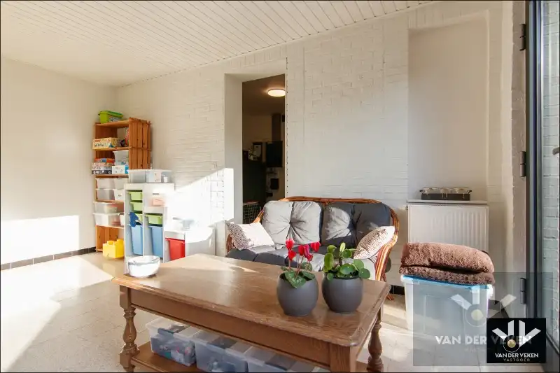 HALFOPEN WONING IN RUSTIGE OMGEVING TOFFE GEZINSWONING foto 10