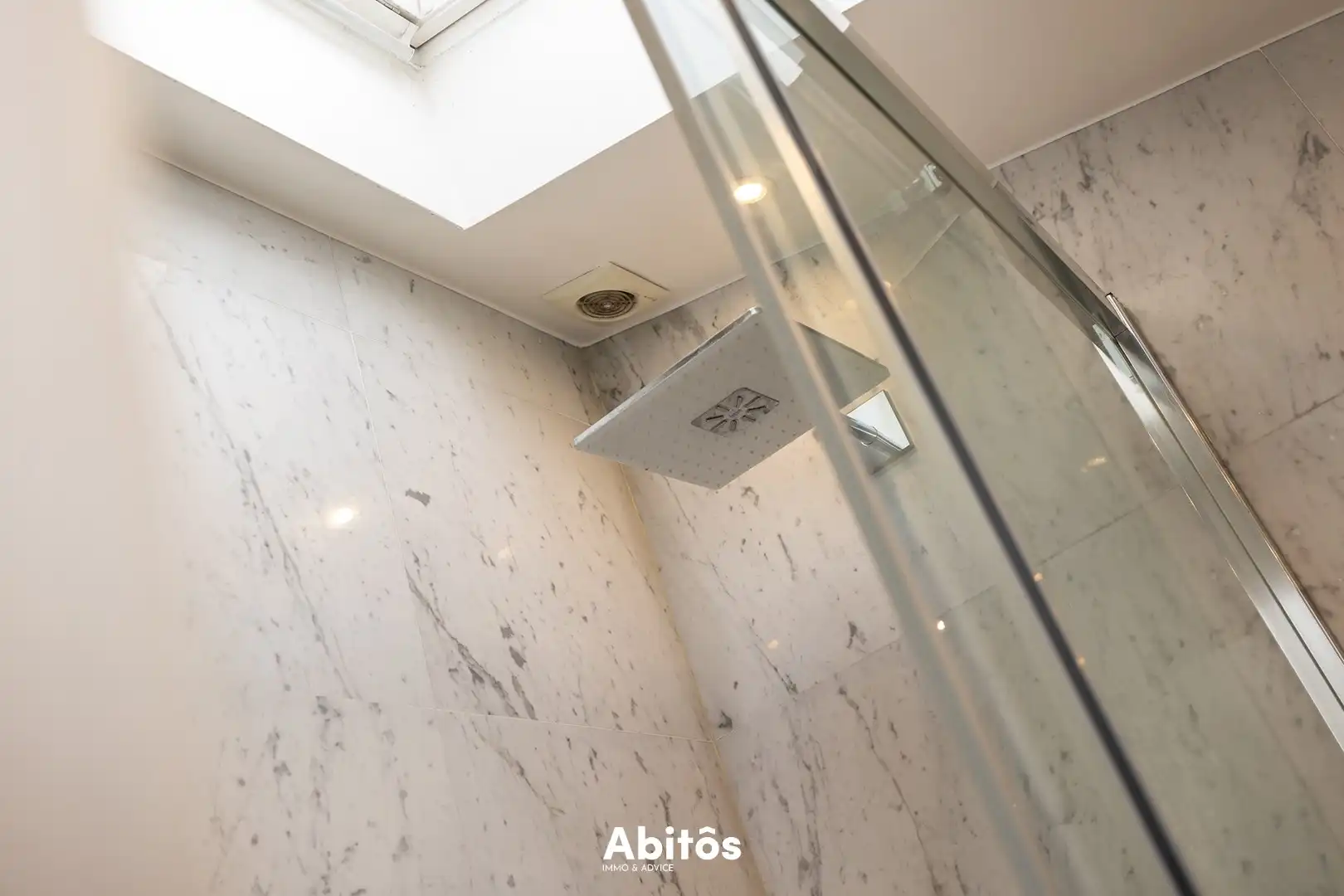 Luxueus gemeubeld penthouse met zicht op de Leie en de Gentse torens foto 29