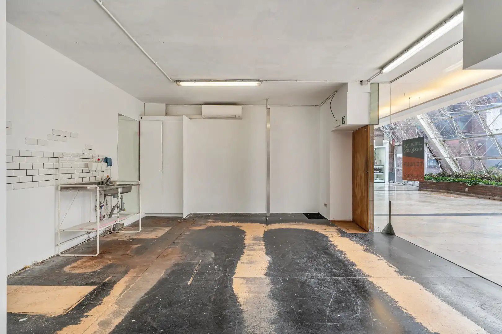 Commercieel uitstekend gelegen handelspand, 39m² foto 8