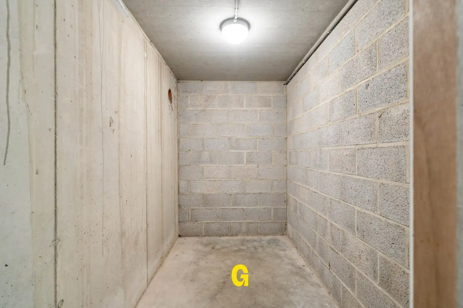 Netjes verzorgd en comfortabel ingericht gelijkvloers appartement met ruim terras, standplaats en kelderberging op wandelafstand van de markt foto 26