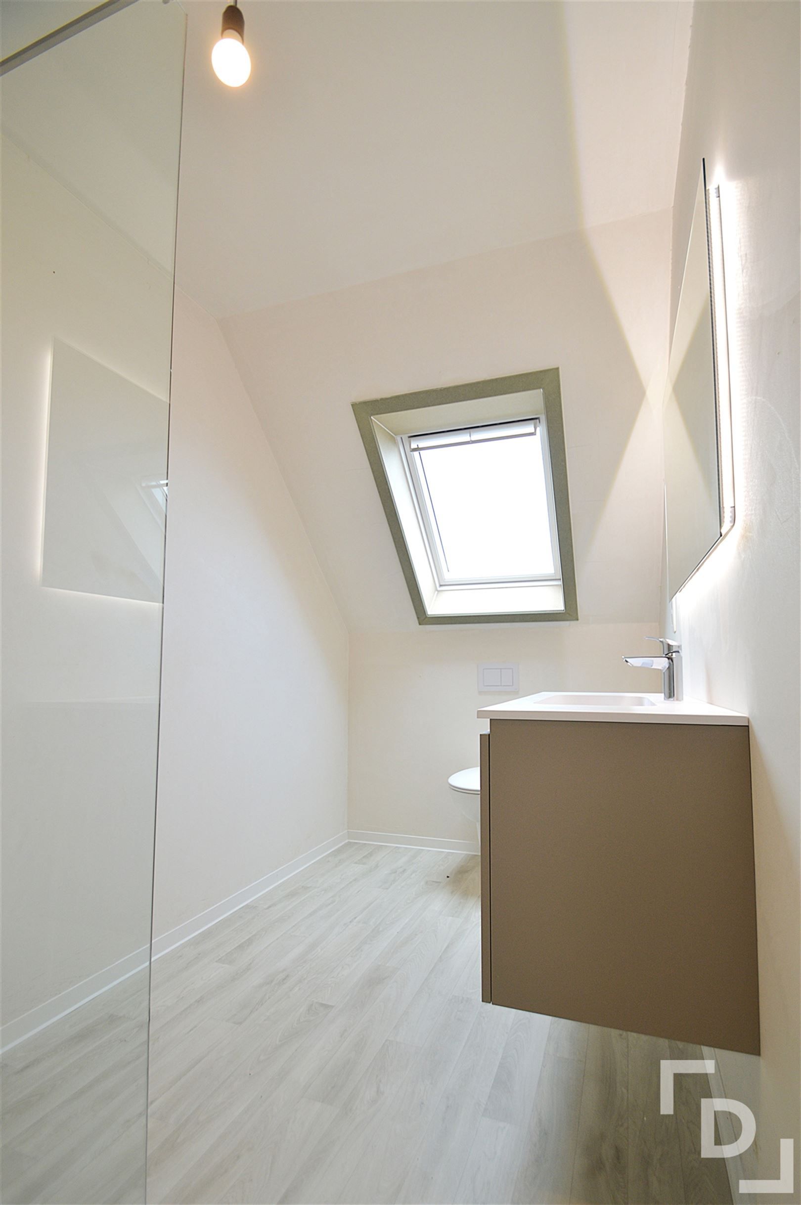 Nieuwbouwwoning met carport te huur in Wijtschate. foto 12
