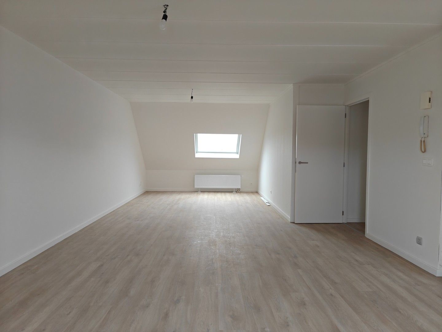 Gerenoveerd appartement te huur foto 3