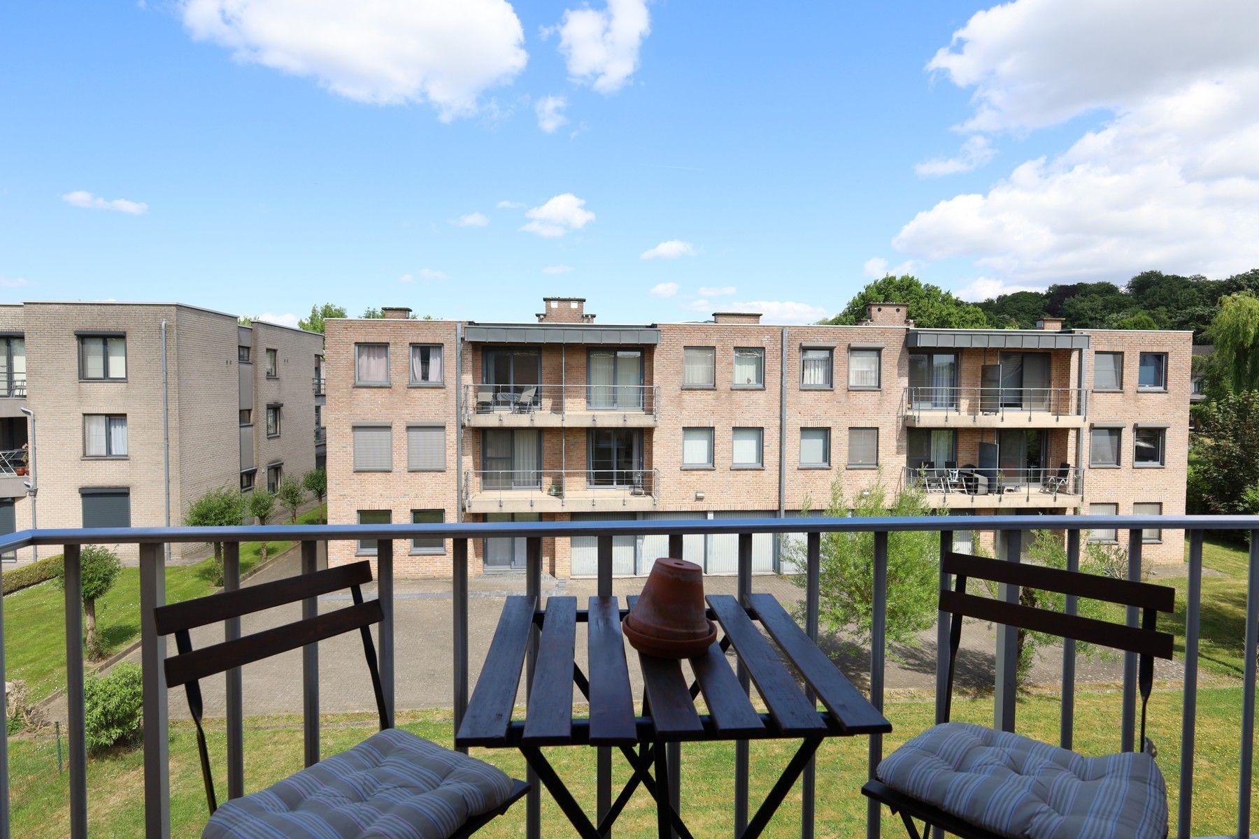 Ruim appartement met 3 slaapkamers in het centrum foto {{pictureIndex}}
