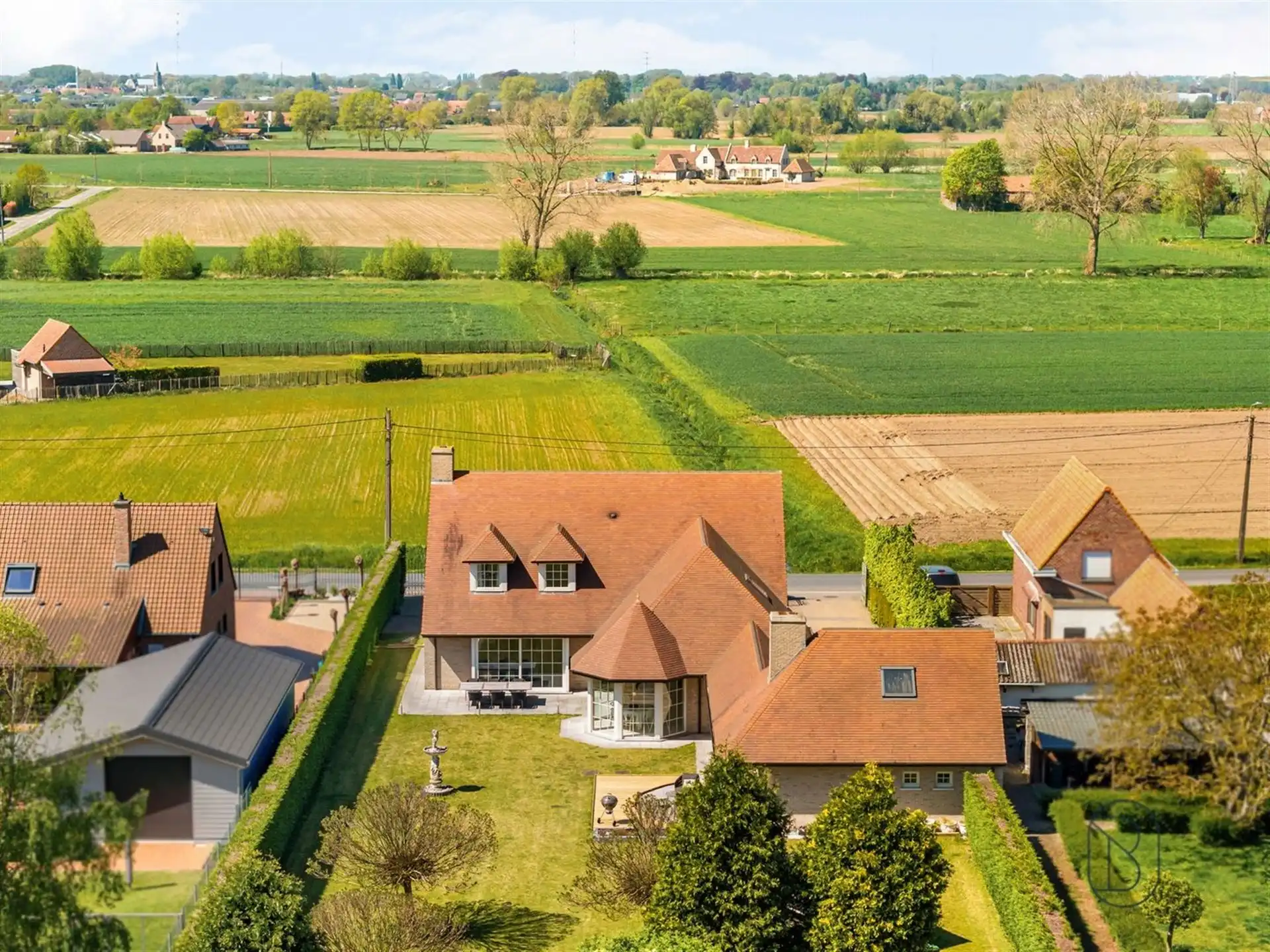 Perfect onderhouden grote villa op 3000m2. foto 5