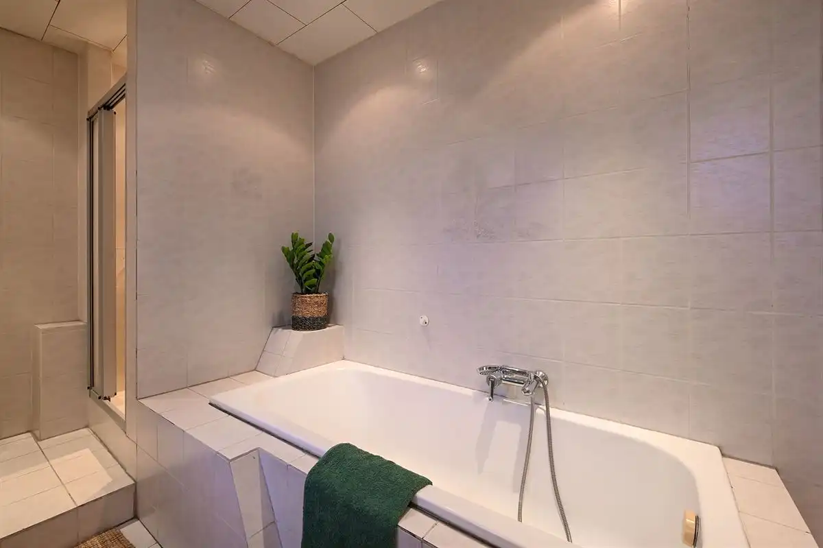 Ruime woning met veel mogelijkheden foto 19