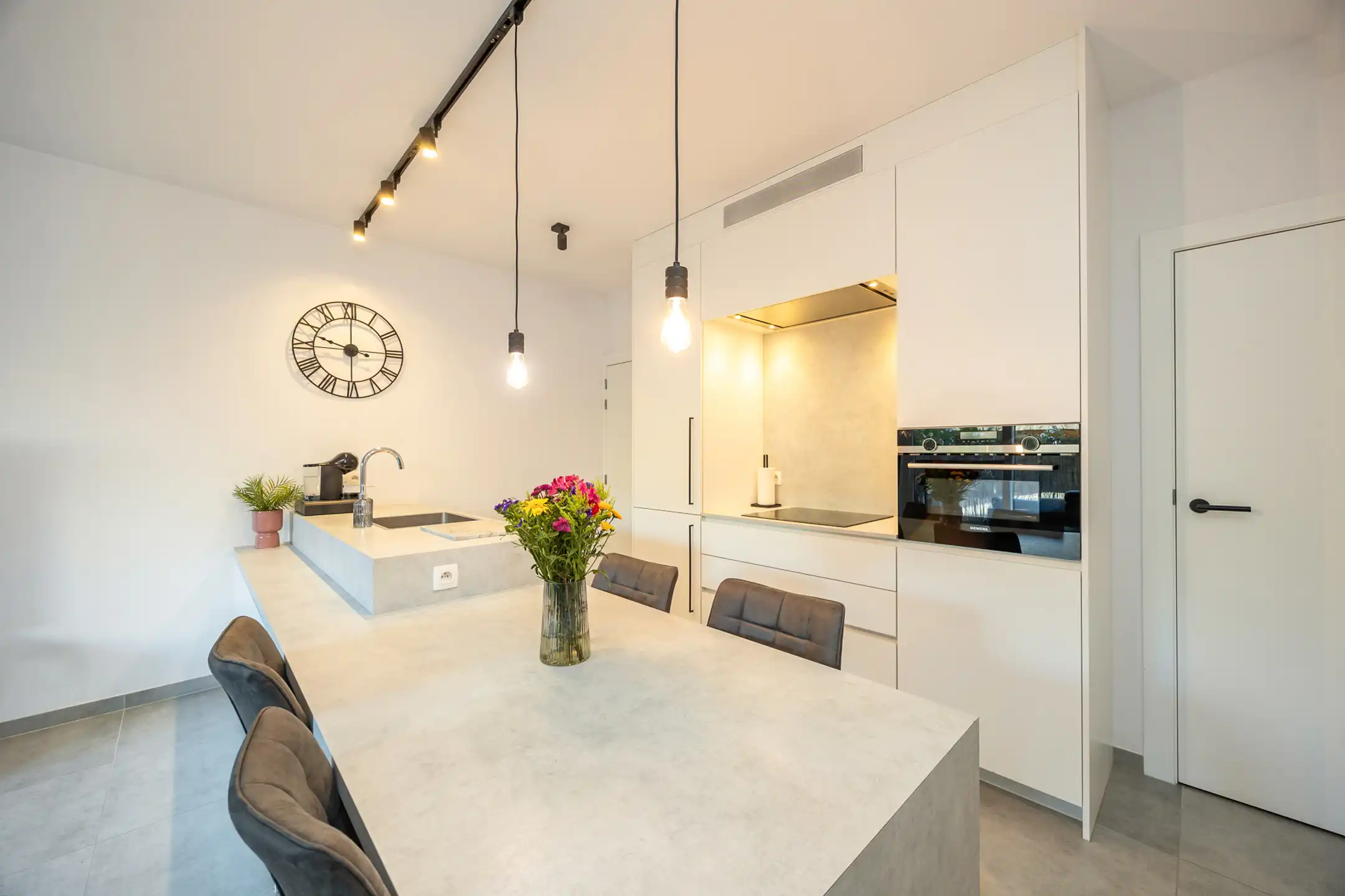 Appartement te koop foto {{pictureIndex}}