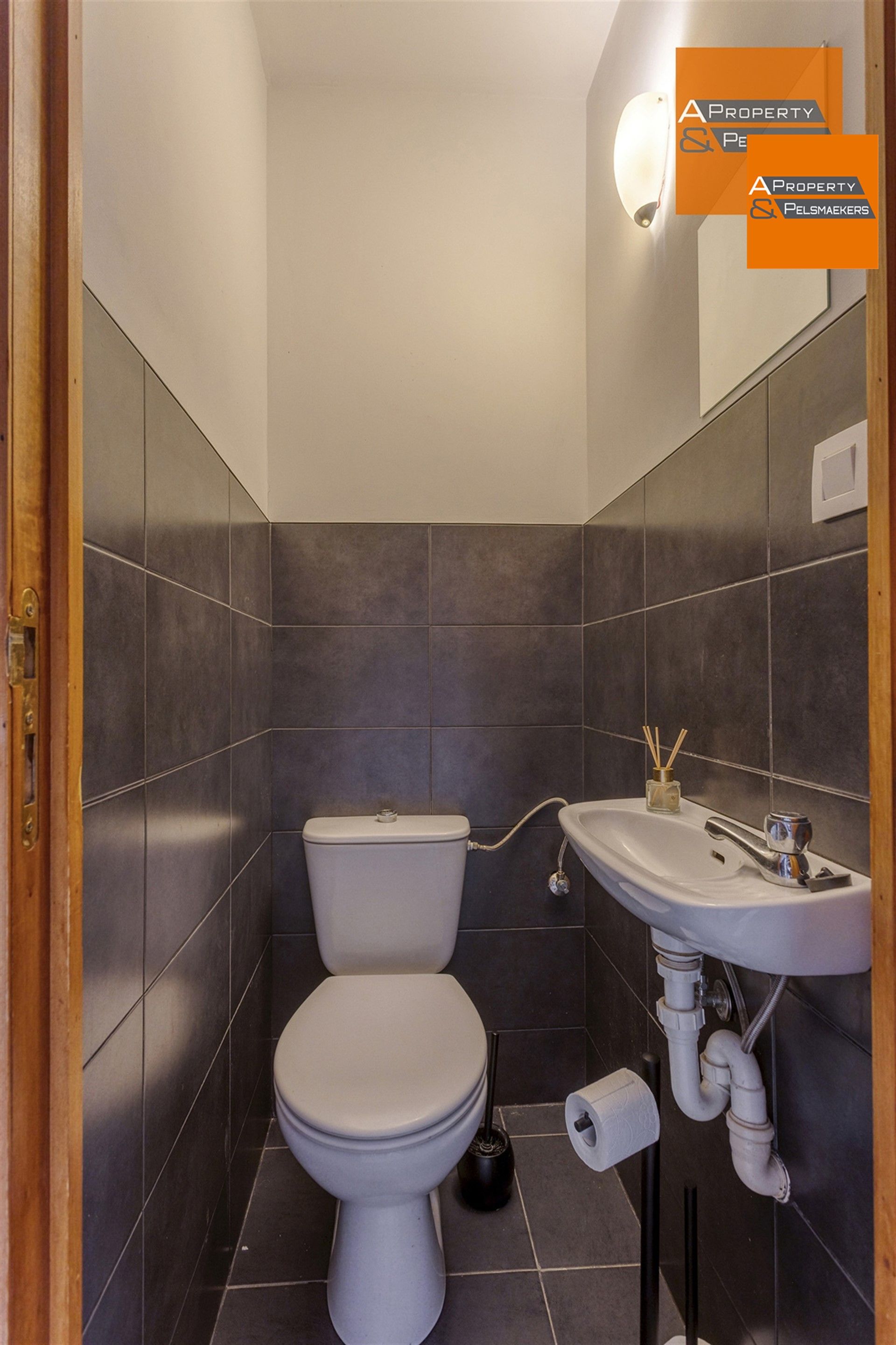 Ruime en instapklare woning met prachtige tuin in Duisburg foto 7