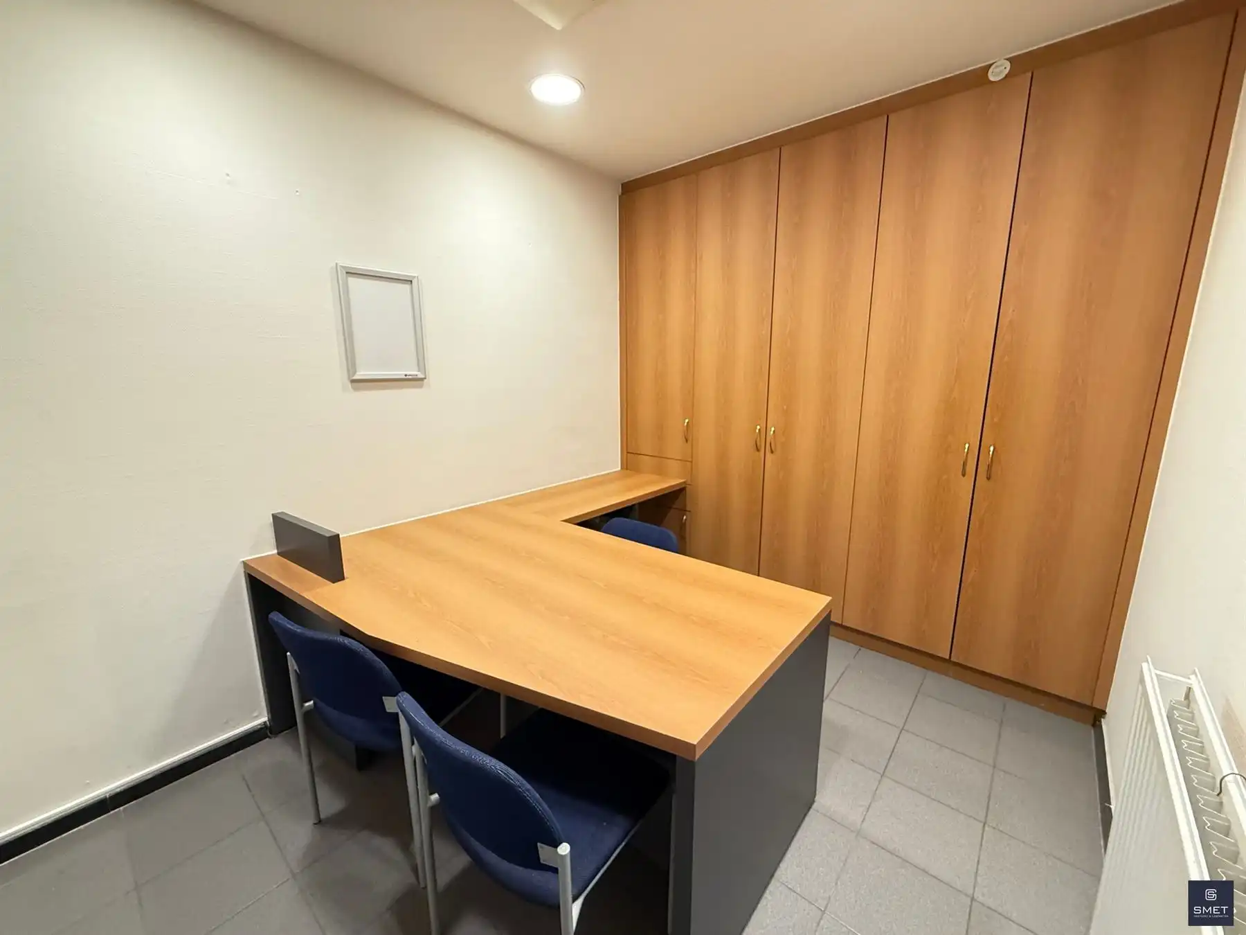 COMMERCIEEL GELEGEN HANDELSRUIMTE foto 3