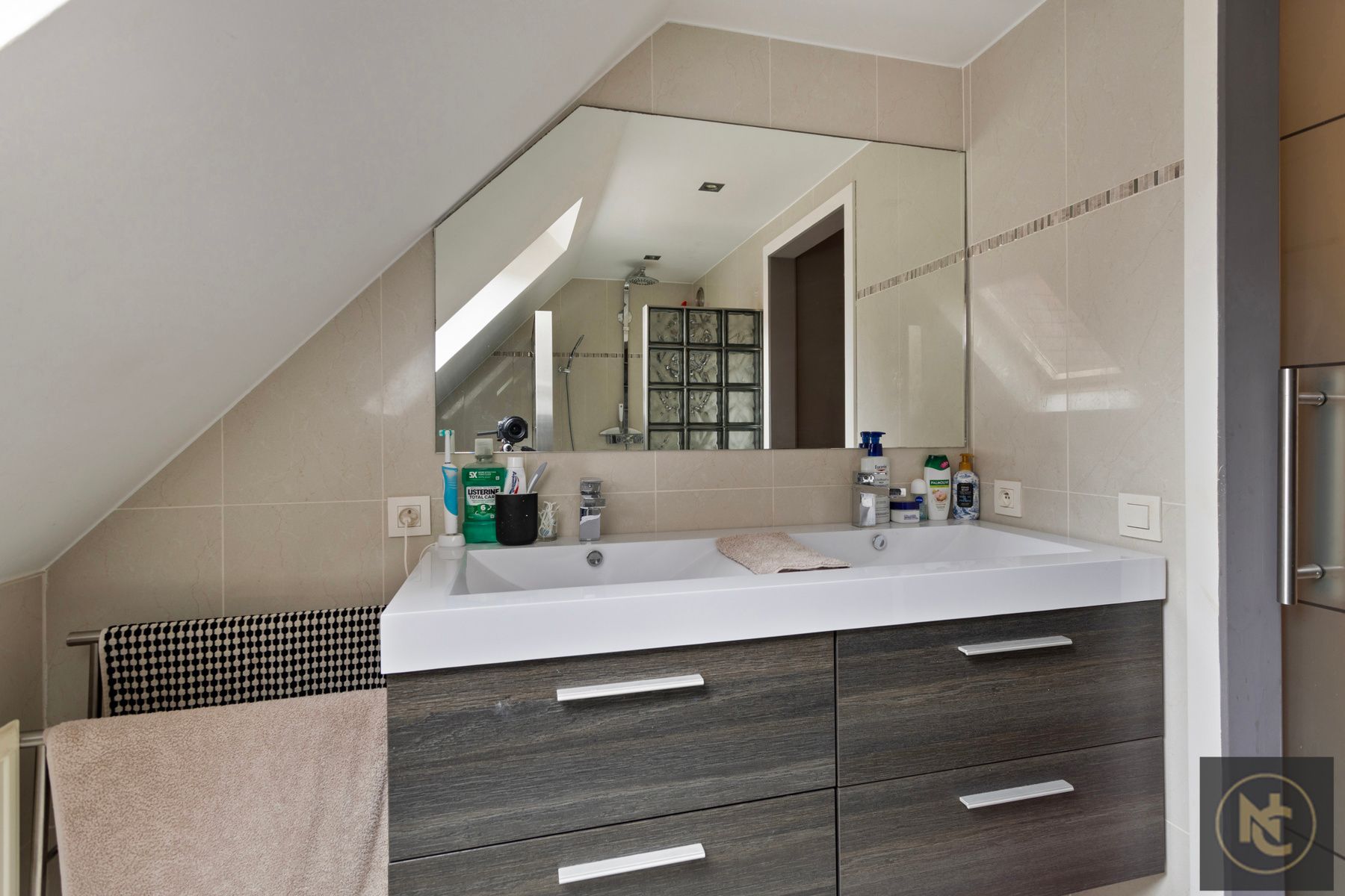 Stijlvol dakappartement met 1 slaapkamer en autostaanplaats foto 15