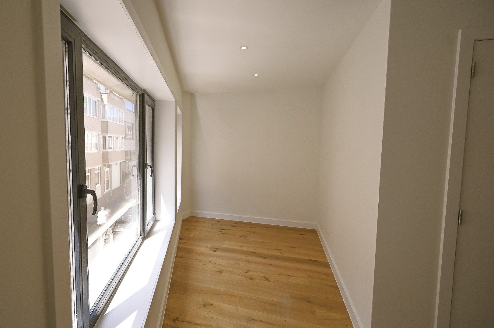 KNAP GERENOVEERD LICHTRIJK APPARTEMENT CENTRUM BLANKENBERGE foto 2