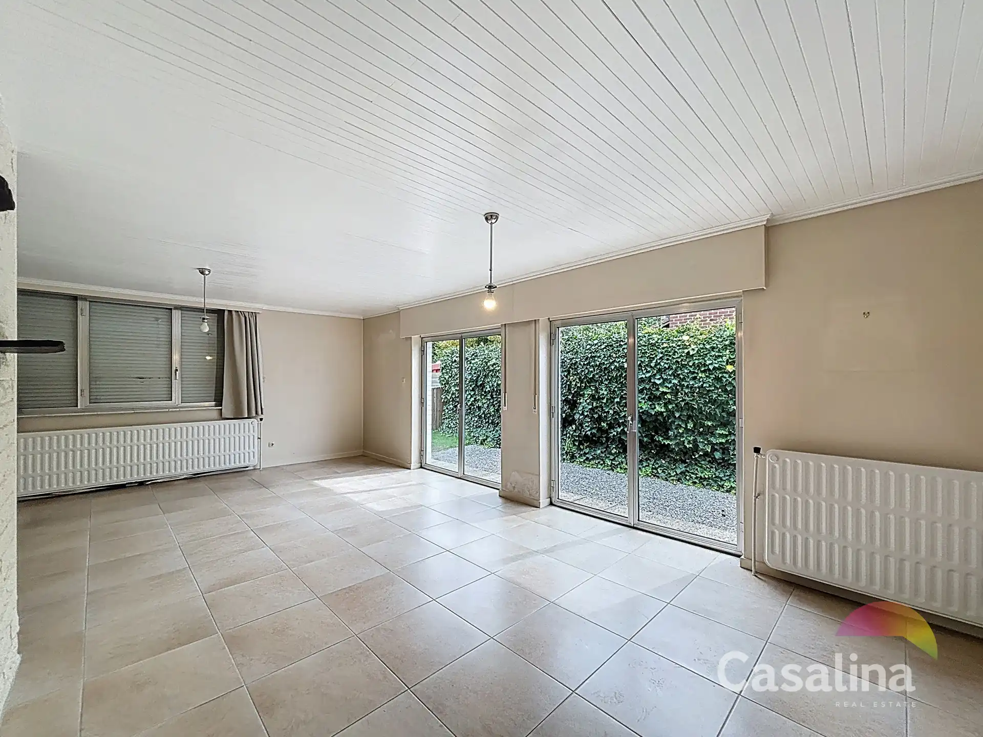 Ruime bungalow van 205 m² in een rustige, groene wijk foto 7