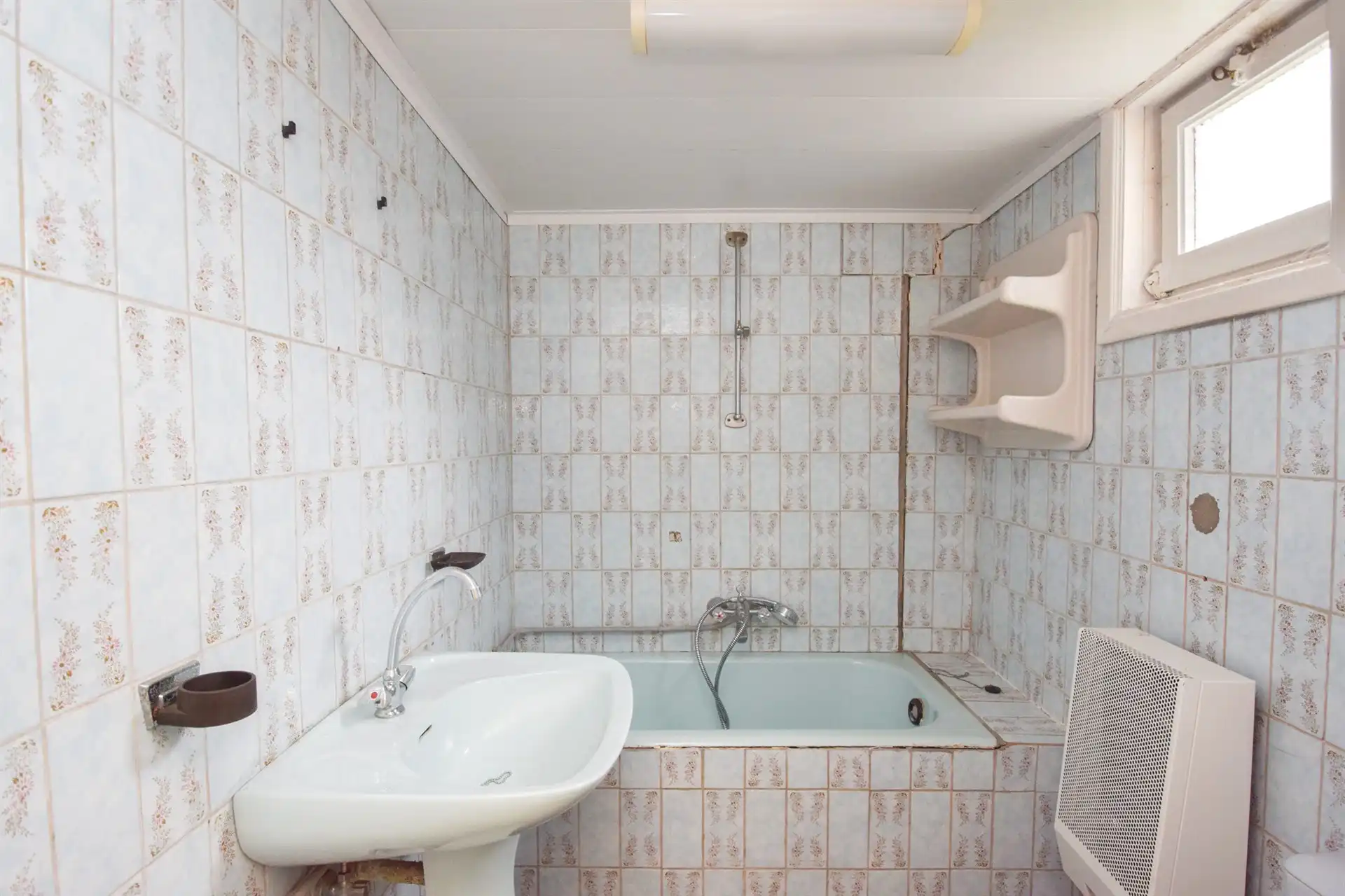 Te renoveren gezinswoning met ruime tuin in de dorpskern van De Klinge foto 17