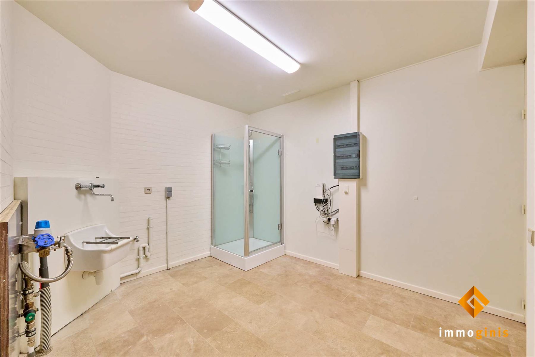 Ruime woning met 3 slaapkamers en dubbele garage op wandelafstand van het centrum van Bocholt! foto 7