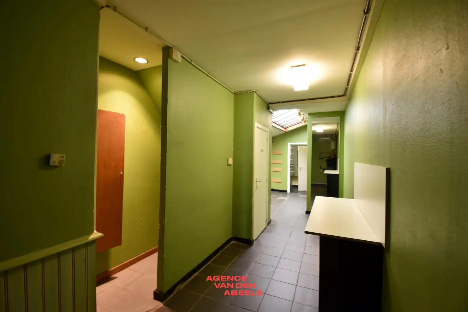 Winkelruimte met woonst in de Brugse binnenstad. foto 6