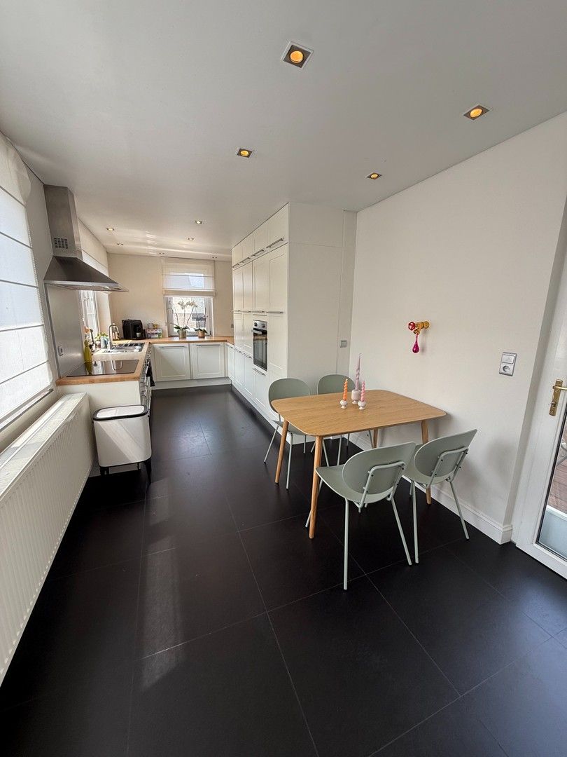 Prachtig appartement met 3 slaapkamers, terras en autostaanplaats op wandelafstand van het centrum van Hasselt. foto 10