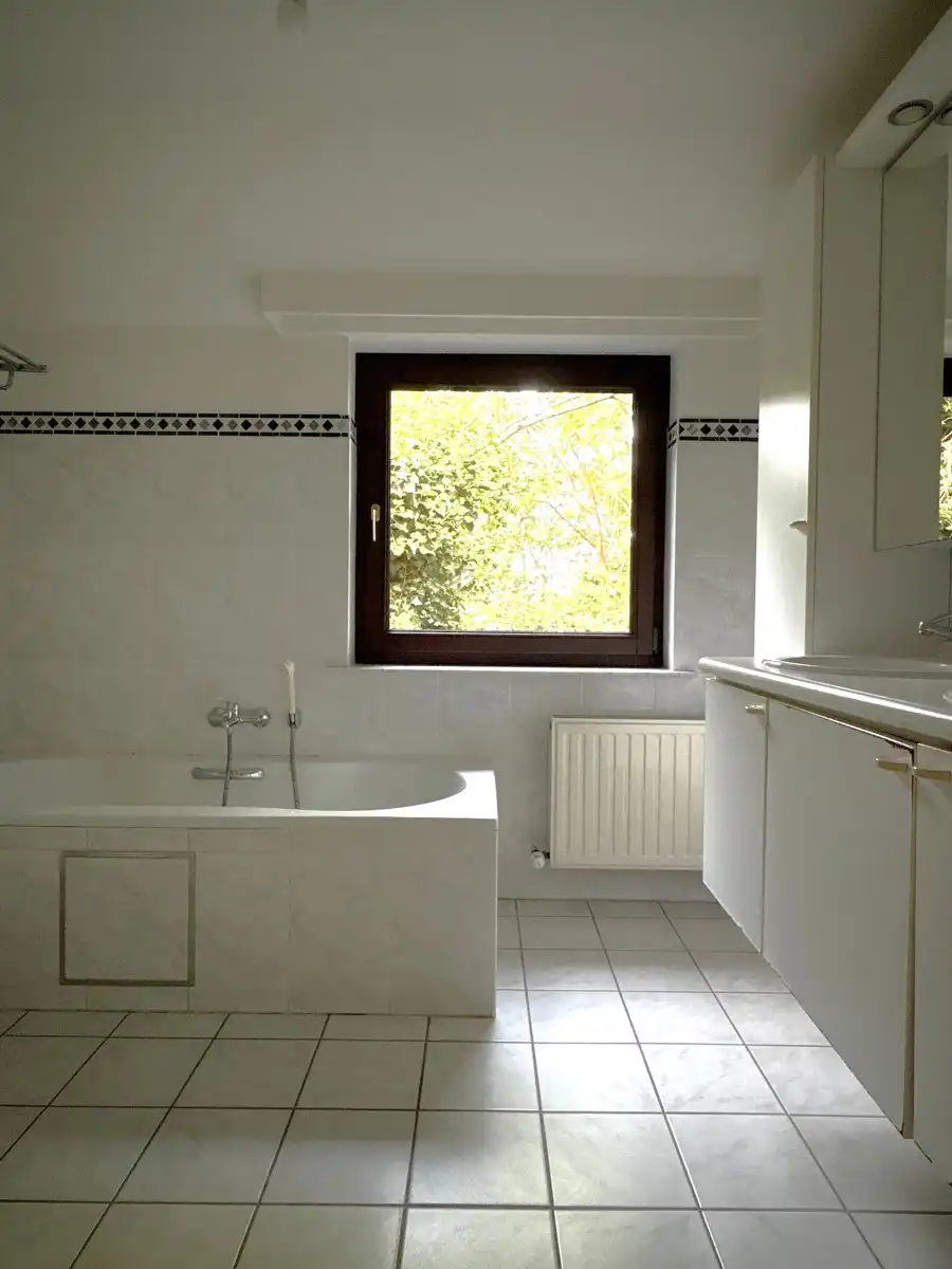 Ruime villa met 6 slaapkamers in groene omgeving foto 28