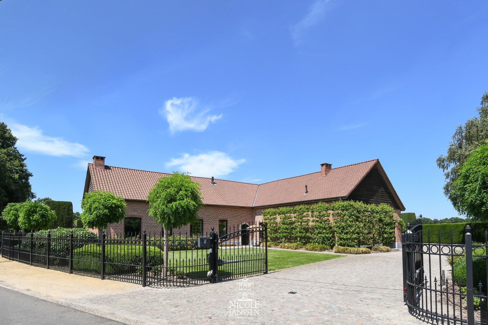 Gerenoveerde hoevewoning foto 2