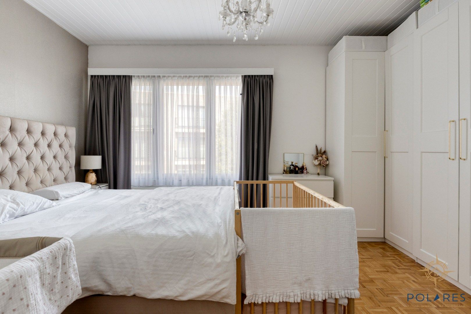 Goed onderhouden opbrengsteigendom met 2 appartementen en garage. foto 9