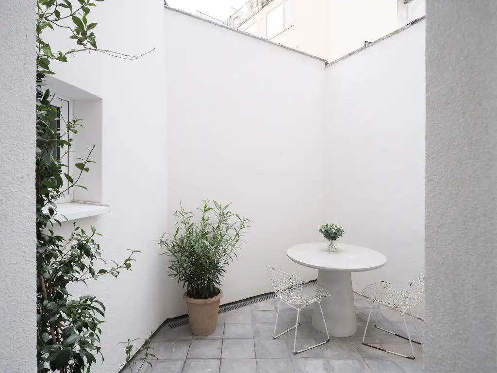 Gerenoveerd 1-slaapkamer appartement met buitenruimte nabij Gent Zuid foto 3