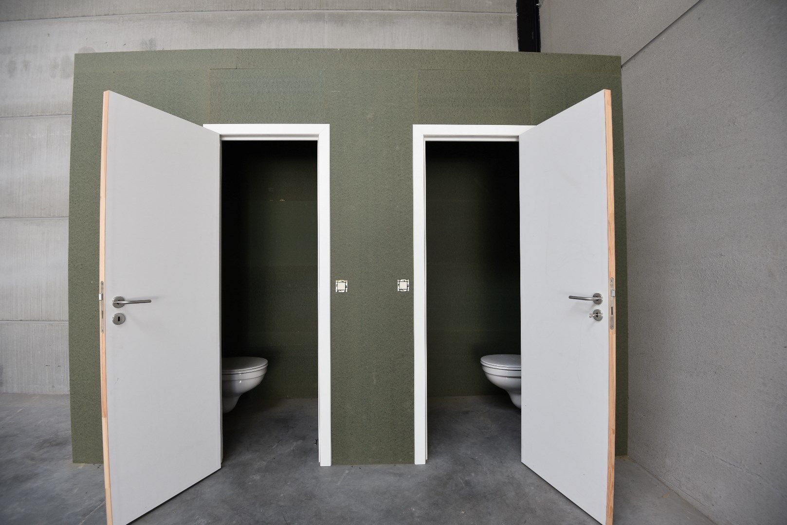 Goed gelegen nieuwbouw KMO-unit 267m² te Eeklo foto 5