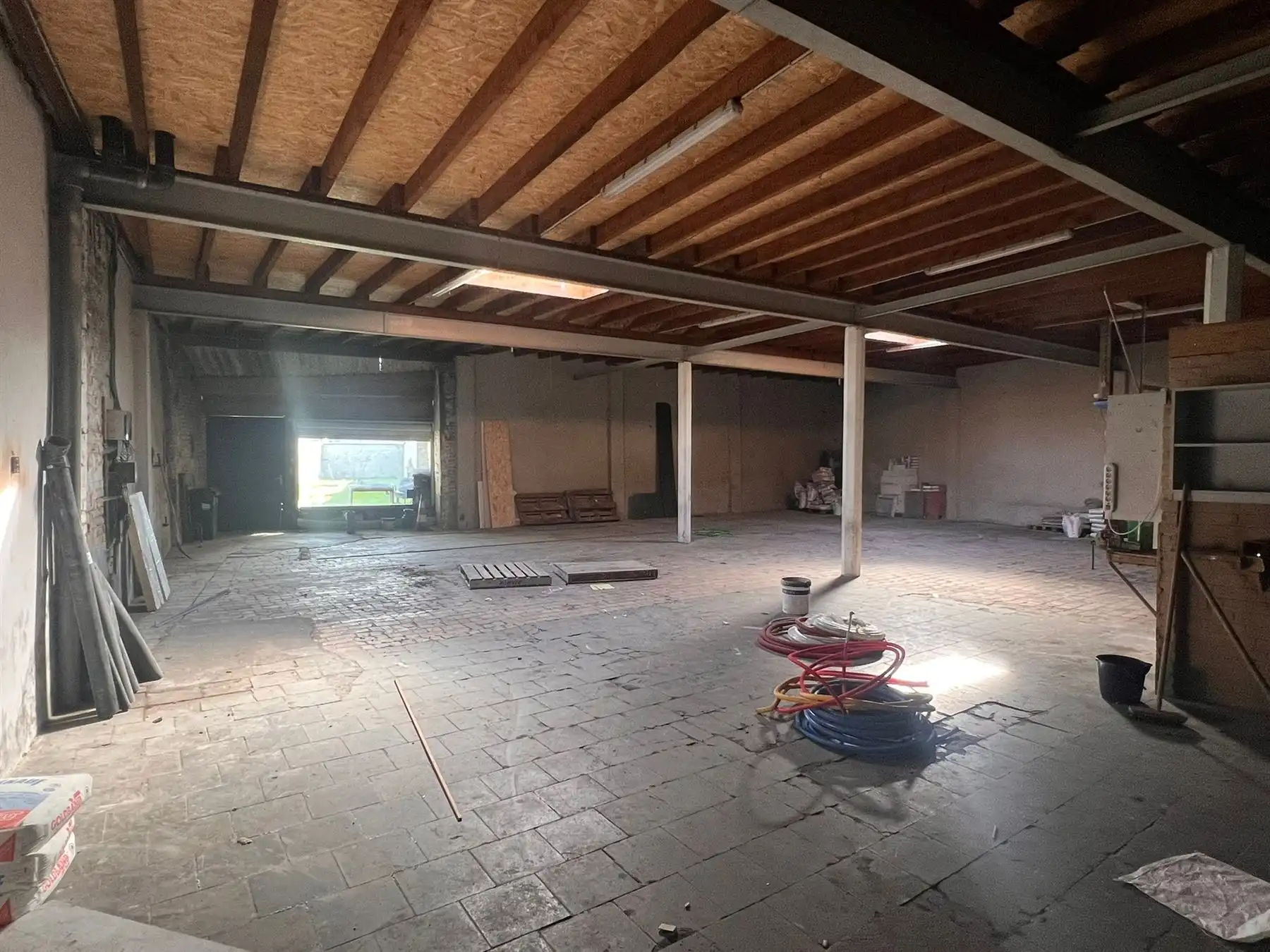 Atelier met tuin en buitenruimte foto 4