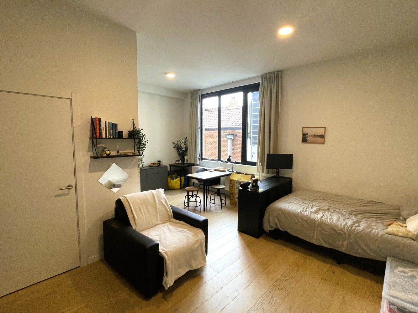 Recente ruime studio centrum Leuven foto {{pictureIndex}}