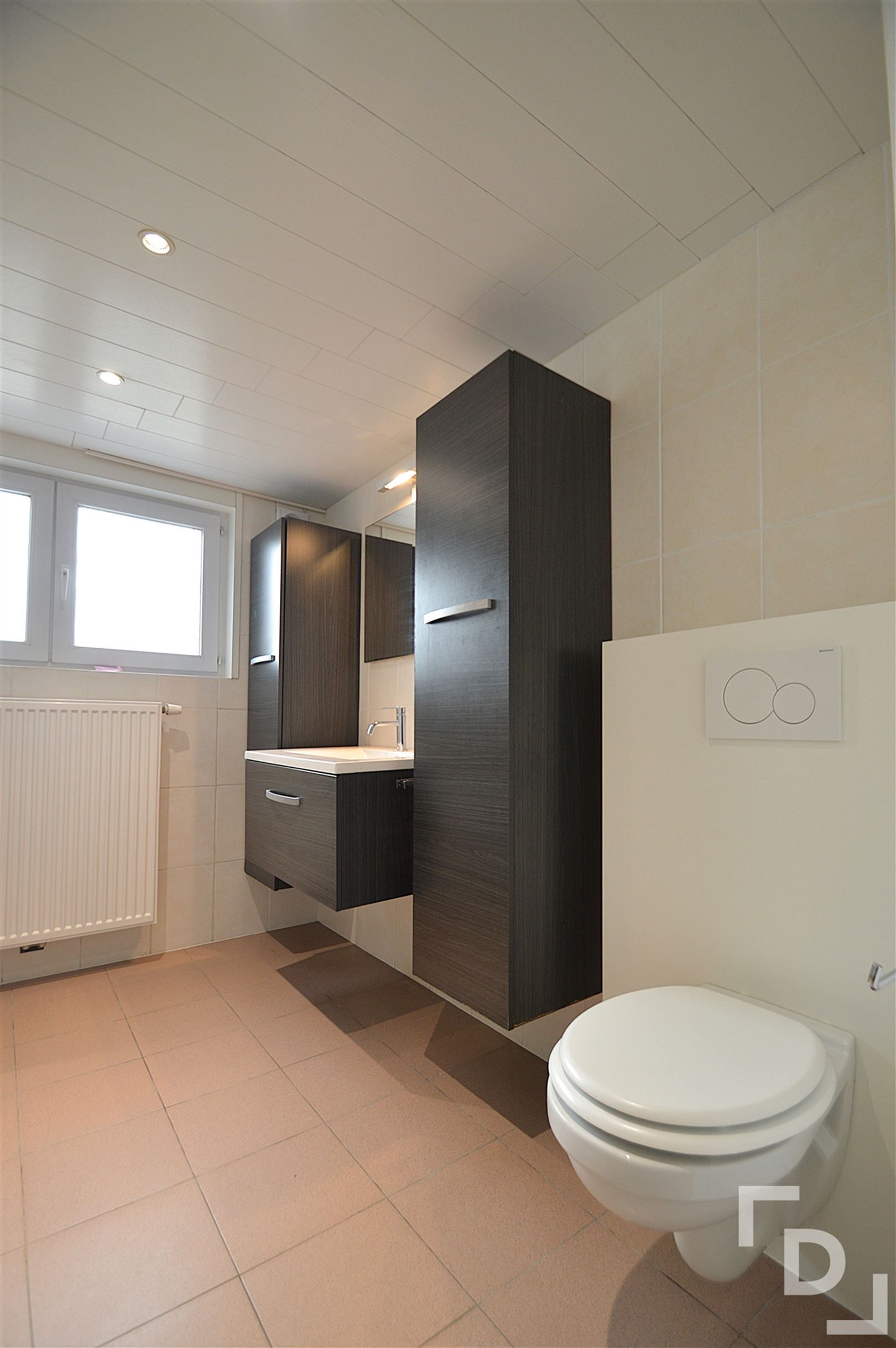Instapklare woning met 4 slaapkamers en tuin te huur. foto 11