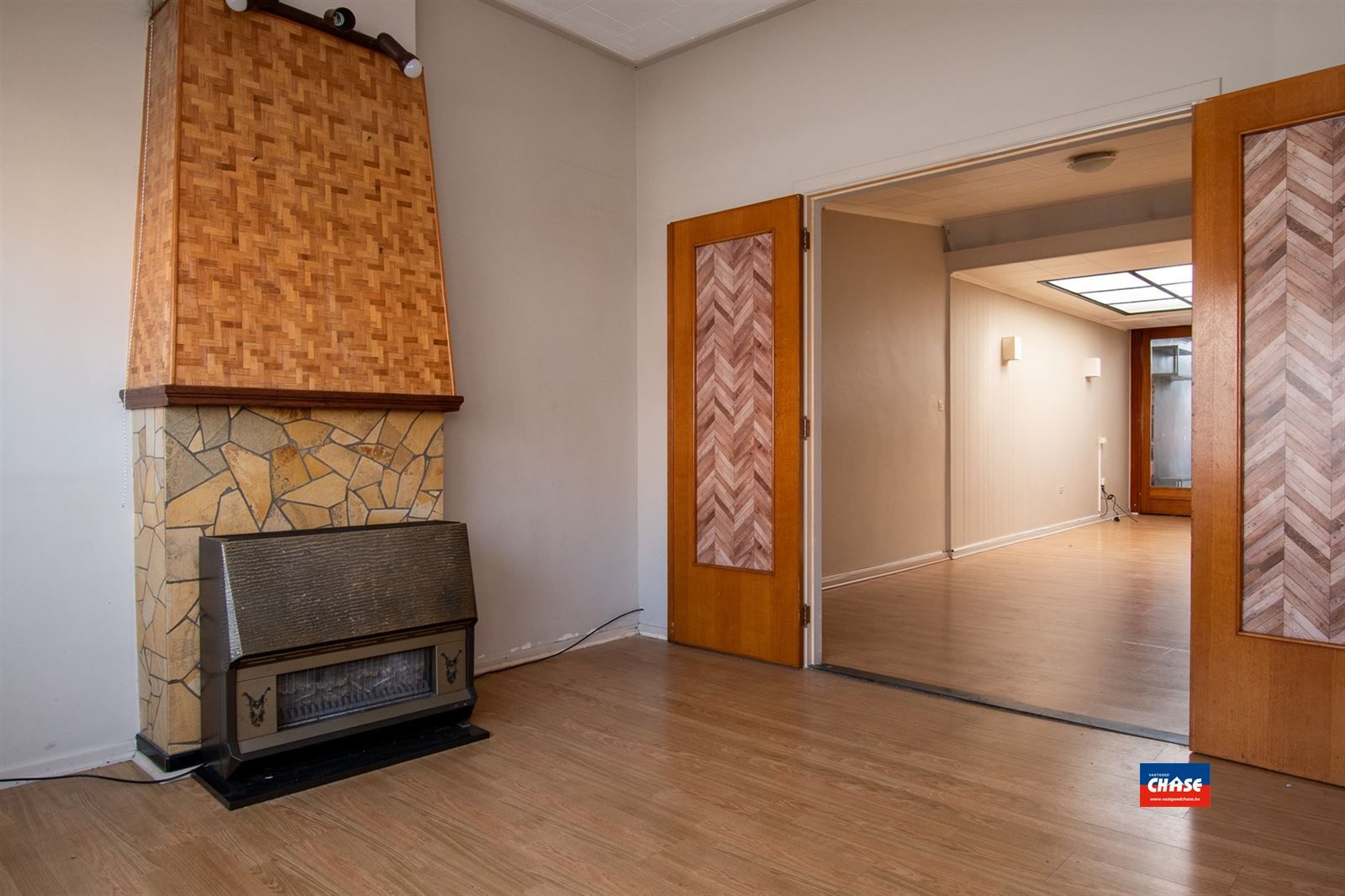 Te renoveren woning met 2 slpks en tuin foto 3