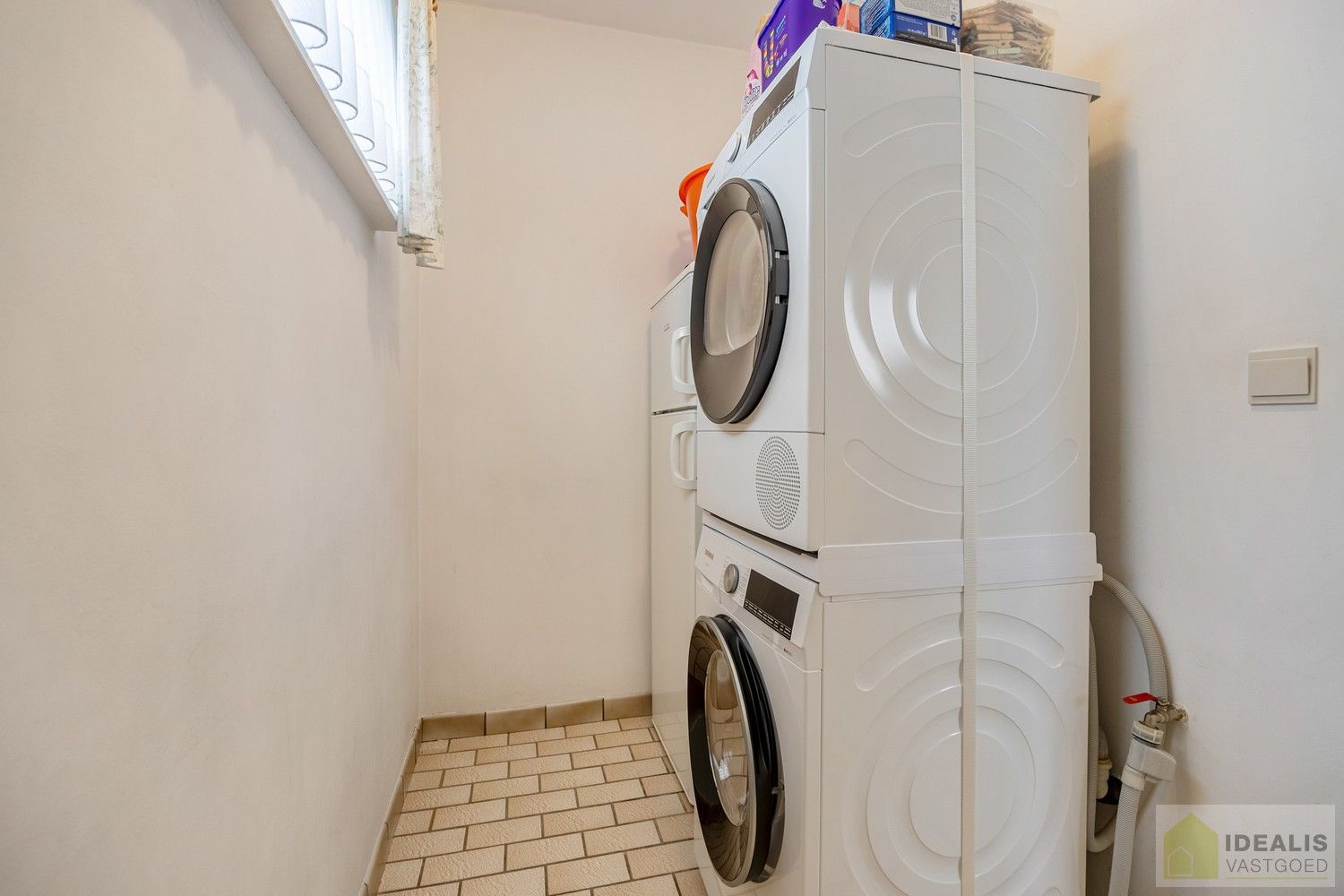 IDEALIS VASTGOED - INSTAPKLARE GEZINSWONING OP EEN RUSTIG PERCEEL VAN 6A 14CA MET 3 KNAPPE SLAAPKAMERS foto 12