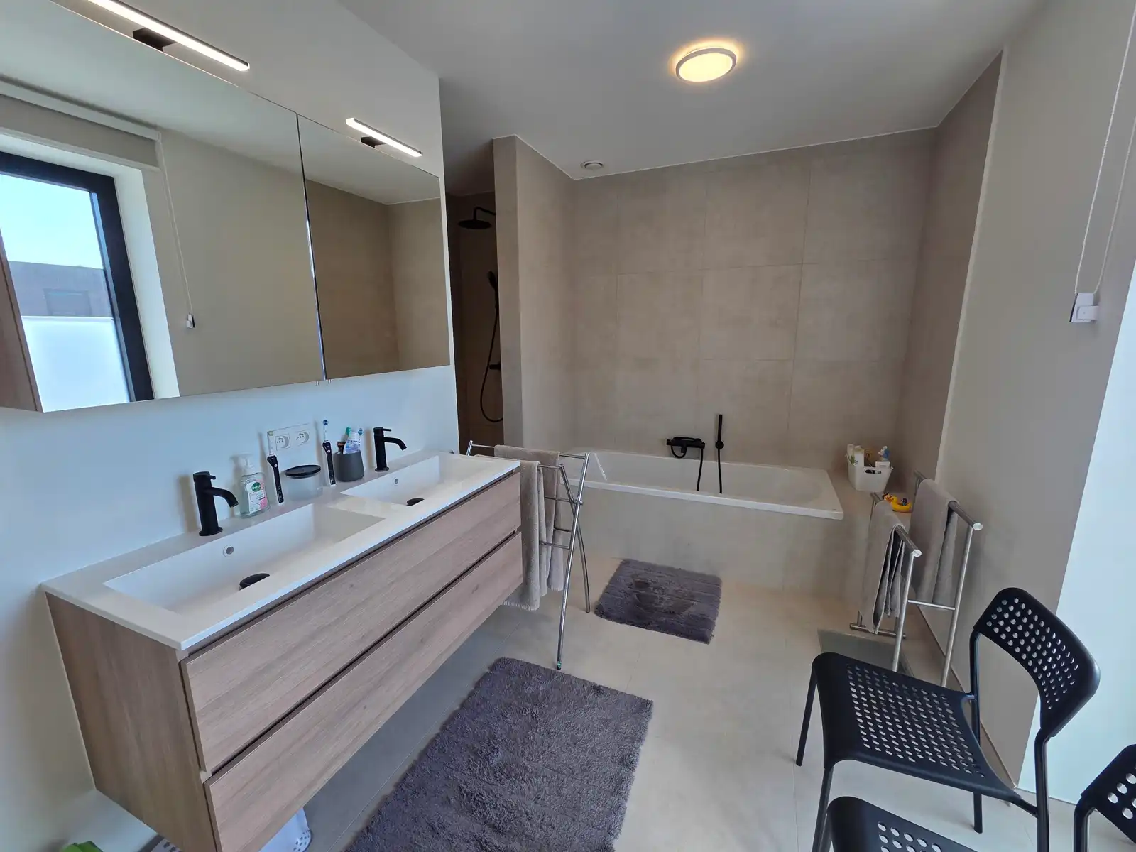 Instapklare recente woning met mooie tuin!!! foto 22