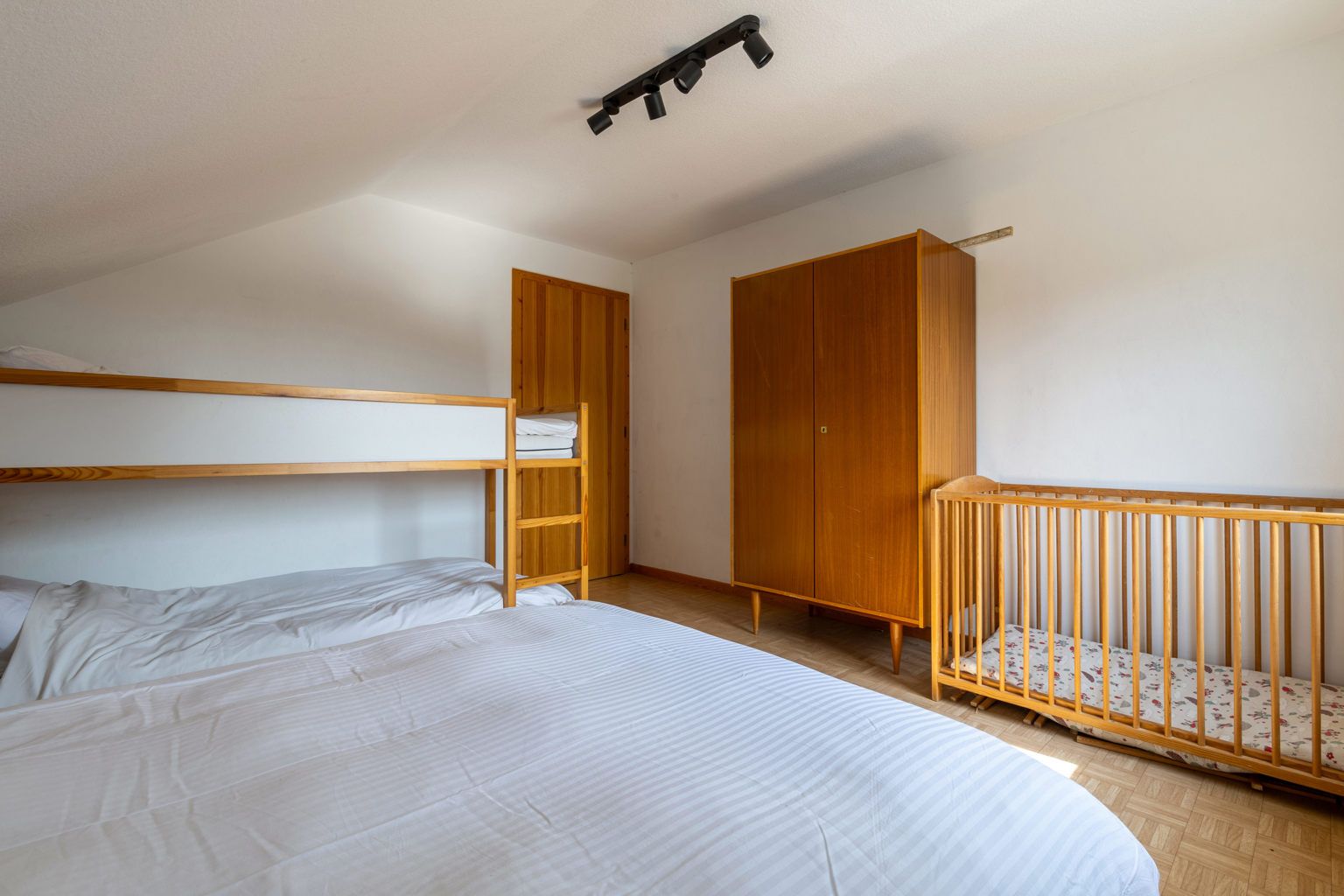 Ruime woning in een oase van groen! foto 12