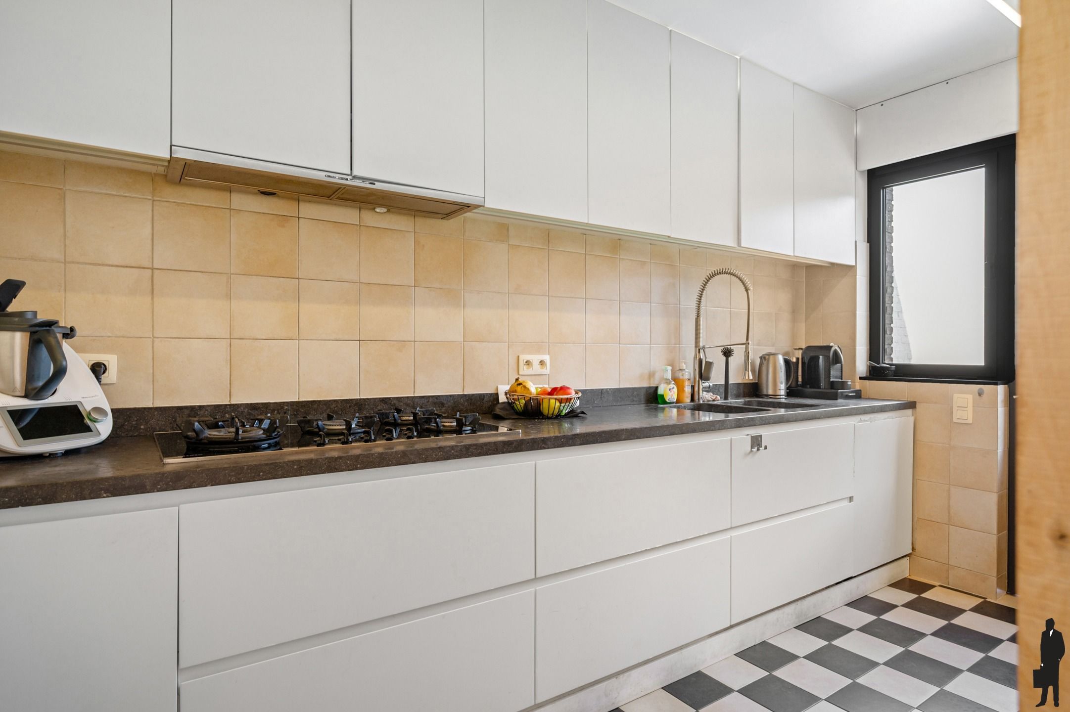 Ruime halfopen bebouwing met 4 slaapkamers en 2 badkamers aan de groene parken van Hoboken.  foto 8