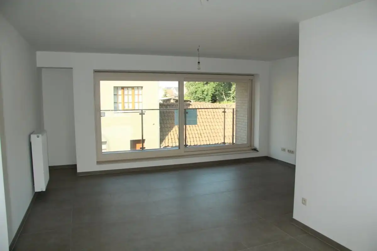 Ruim appartement met 2 slk, 2 terrassen, garage en autostaanplaats foto 3